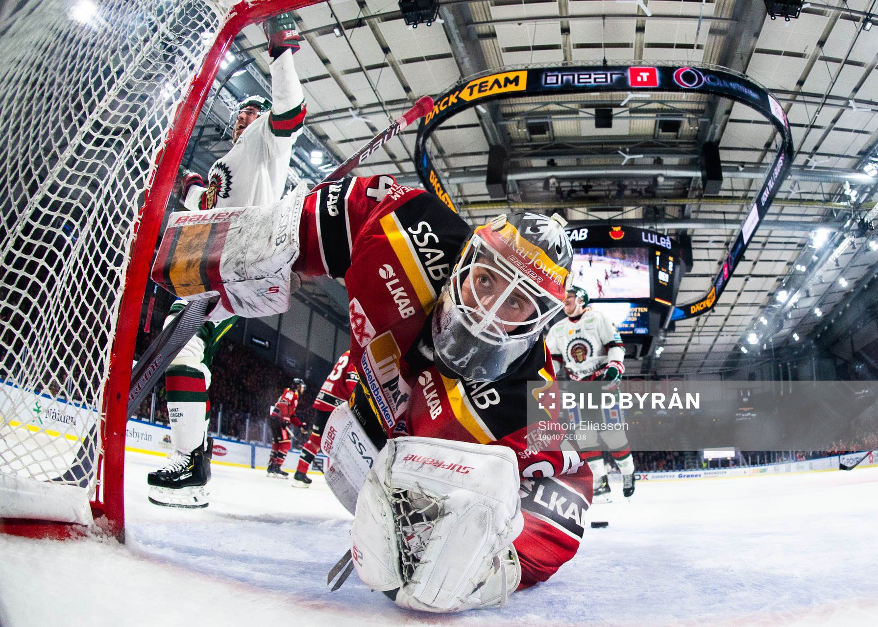 Frölundas Max Friberg jublar och Luleås målvakt Joel