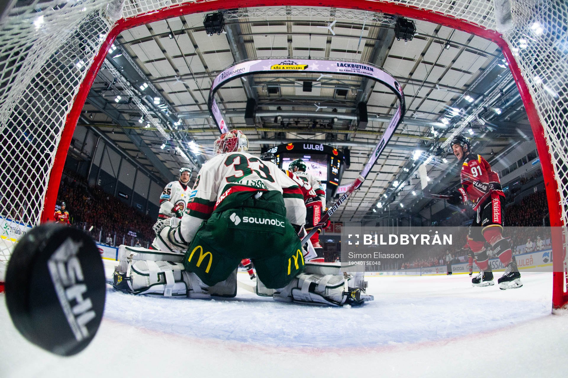 Luleås Daniel Sondell sätter 3-2 bakom Frölundas