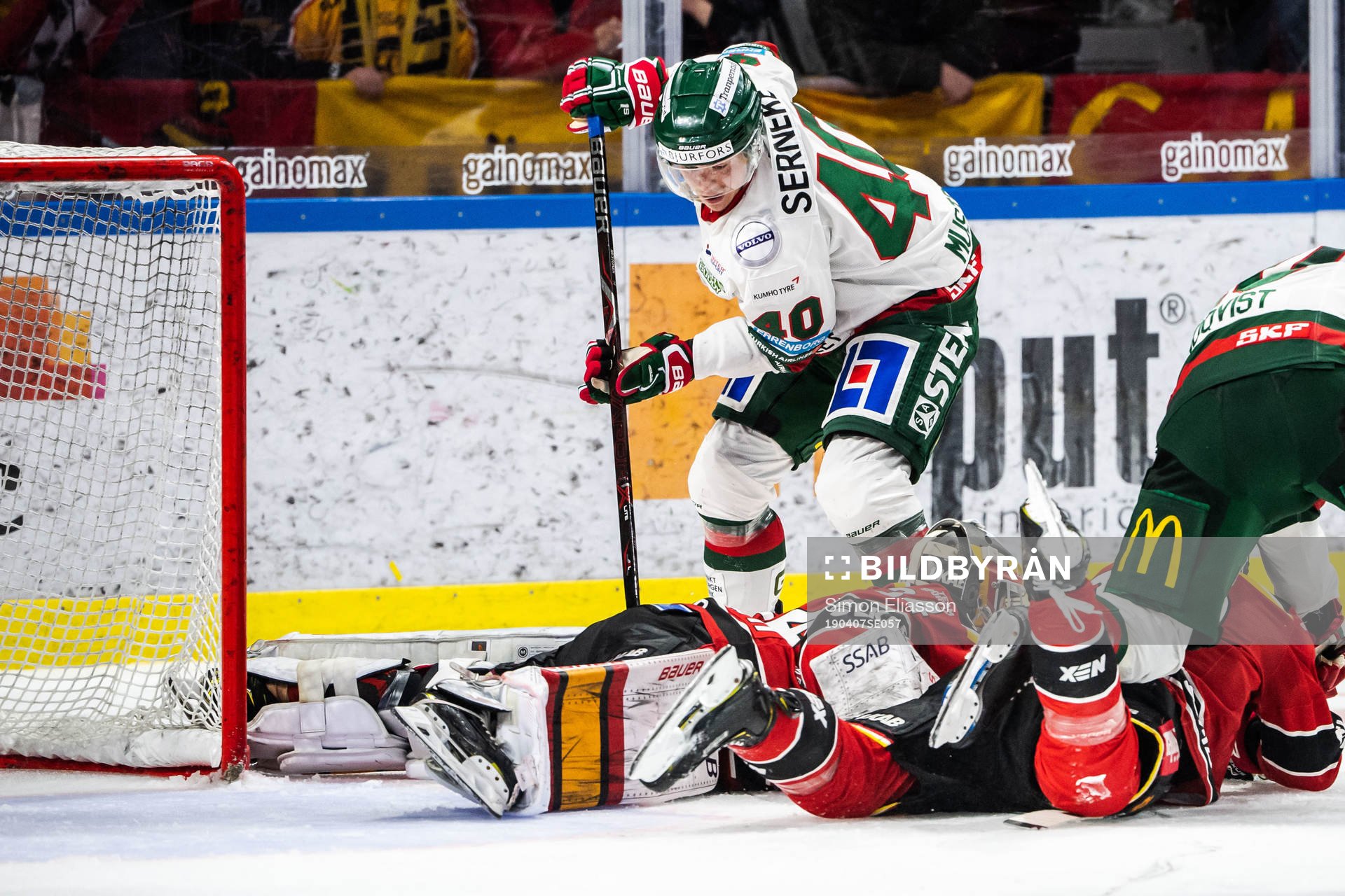 Frölundas Joel Mustonen och Luleås målvakt Joel