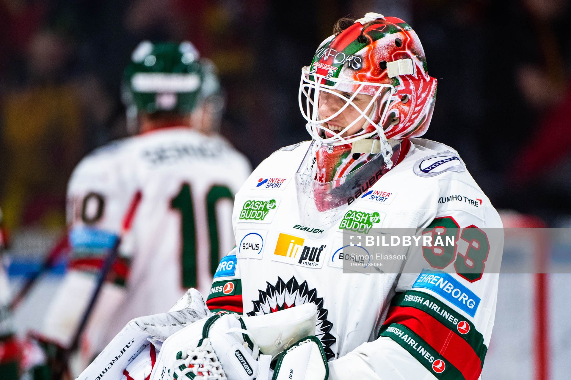 Frölundas målvakt Johan Mattsson jublar
