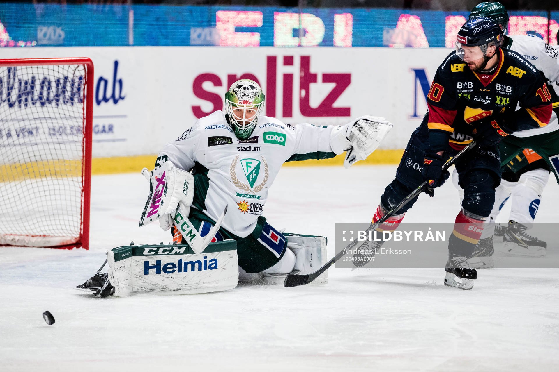 Färjestads målvakt Markus Svensson och Djurgårdens