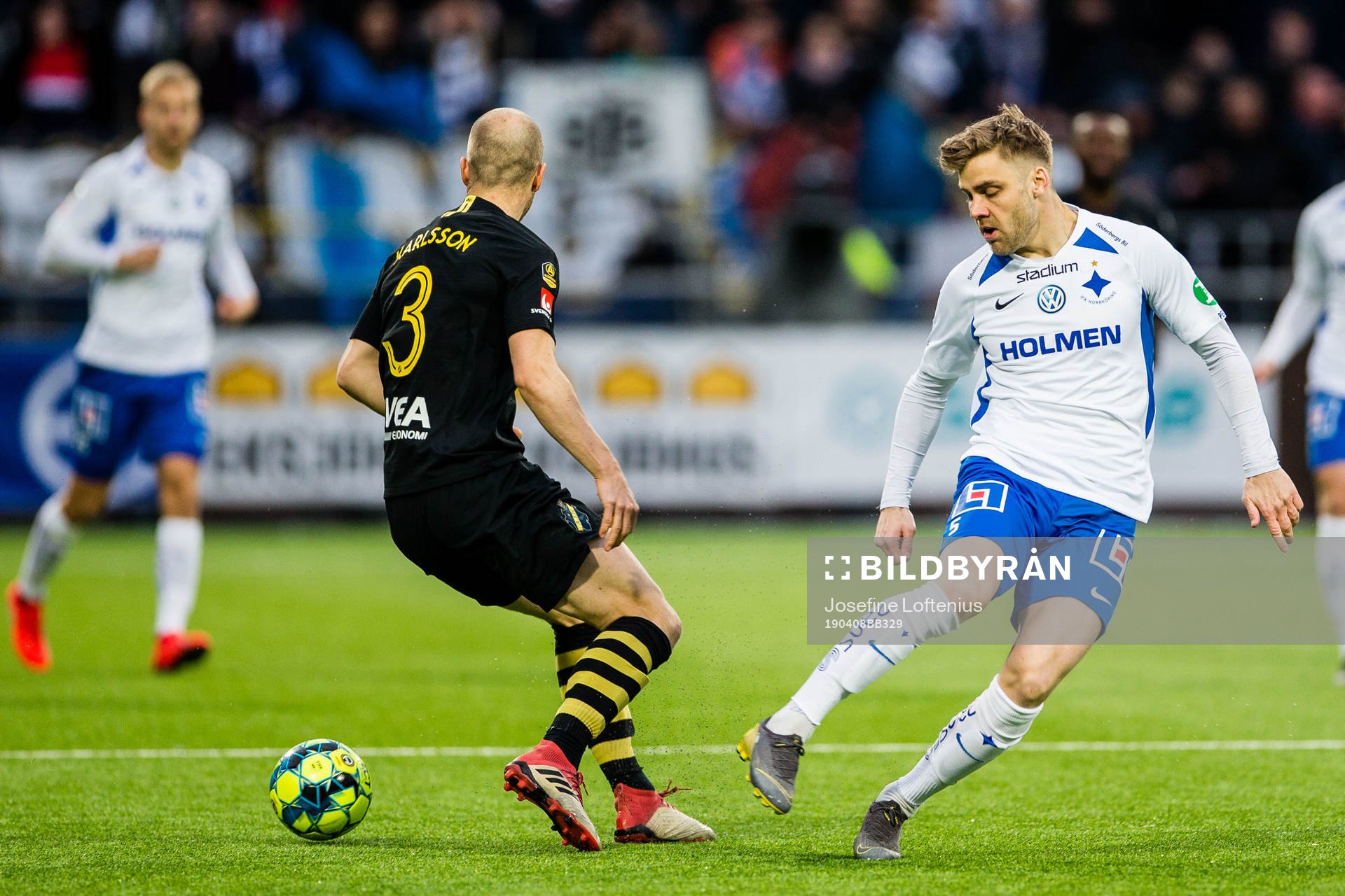 s Per Karlsson och IFK Norrköpings Christoffer Nyman