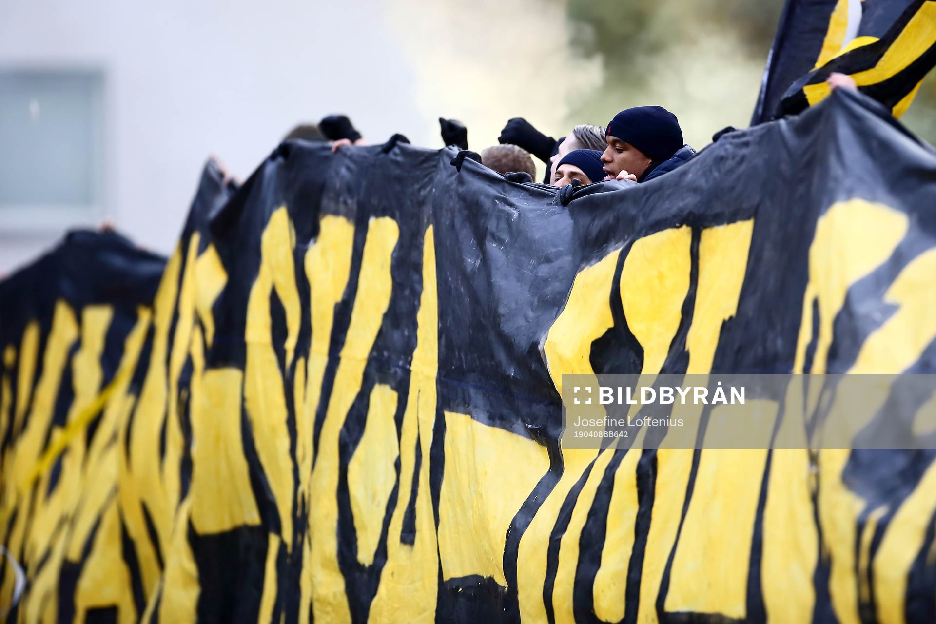 AIK-supportrar innan fotbollsmatchen i Allsvenskan mellan