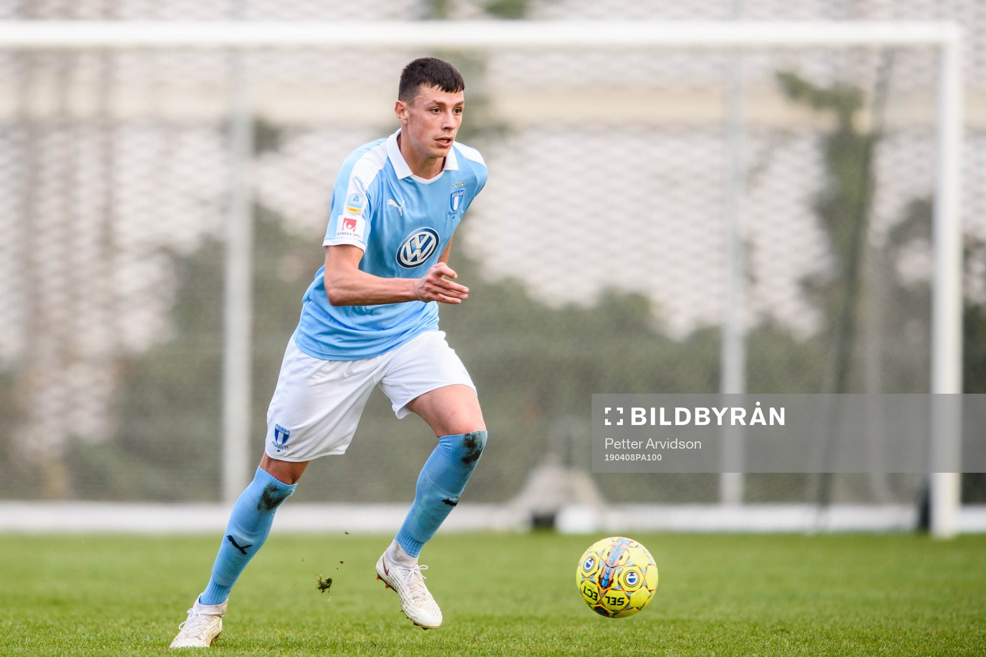 Malmö FFs Anel Ahmedhodzic under fotbollsmatchen i U21 Allsvenskan mellan Malmö FF och BK Häcken den 8 april 2019 i Malmö.