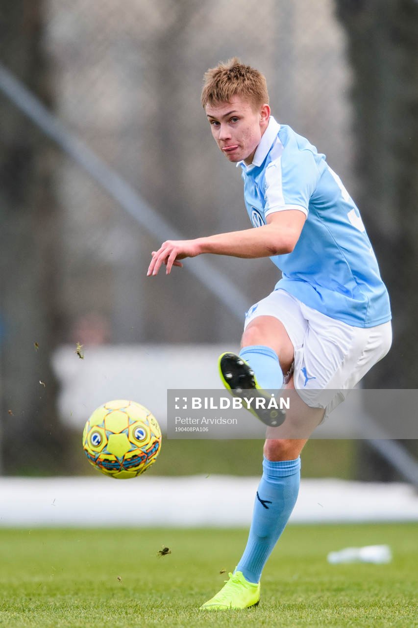 Malmö FFs Henrik Rossborg under fotbollsmatchen i U21 Allsvenskan mellan Malmö FF och BK Häcken den 8 april 2019 i Malmö.