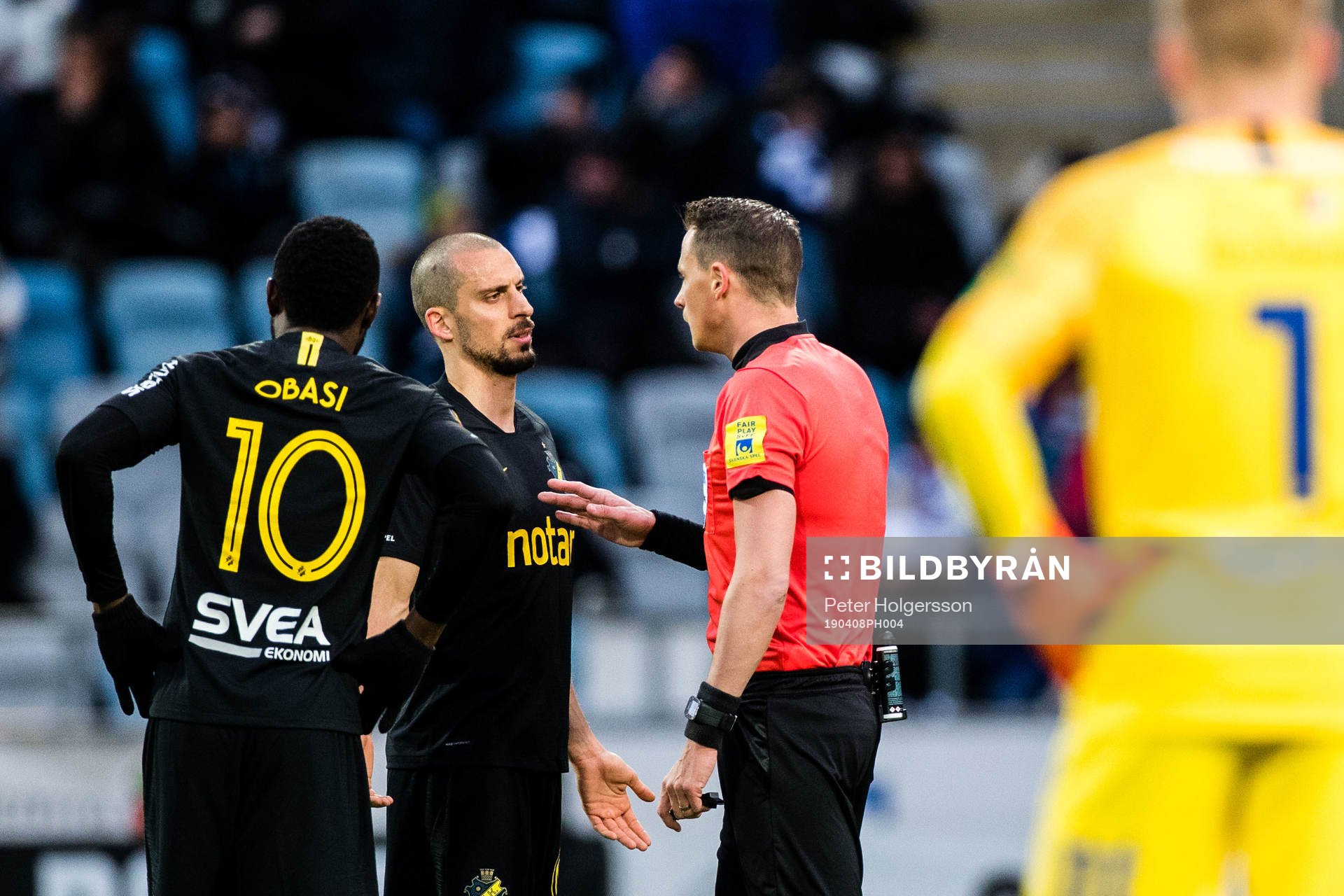 s Panajotis Dimitriadis i diskussion med domare