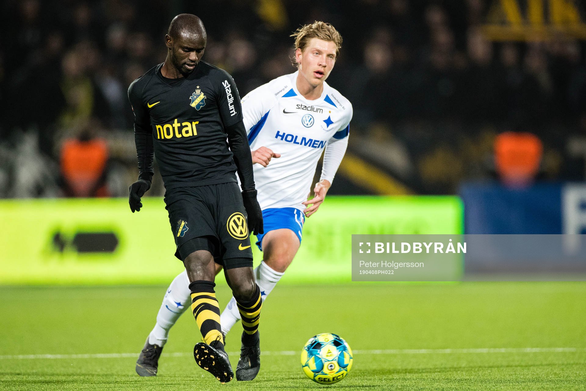 s Enoch Kofi Adu och IFK Norrköpings Alexander Fransson