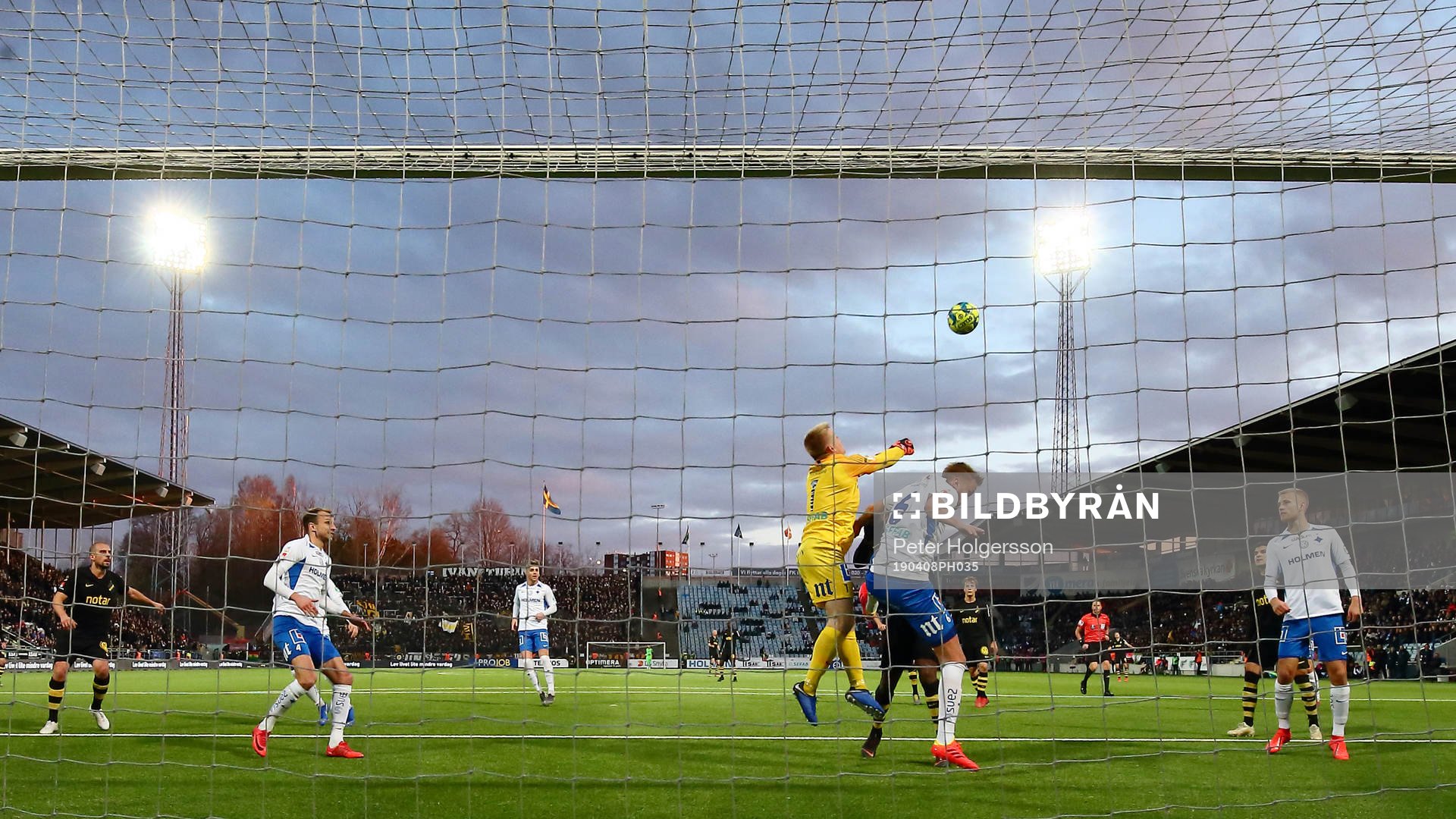 Räddning av IFK Norrköpings målvakt Isak Pettersson