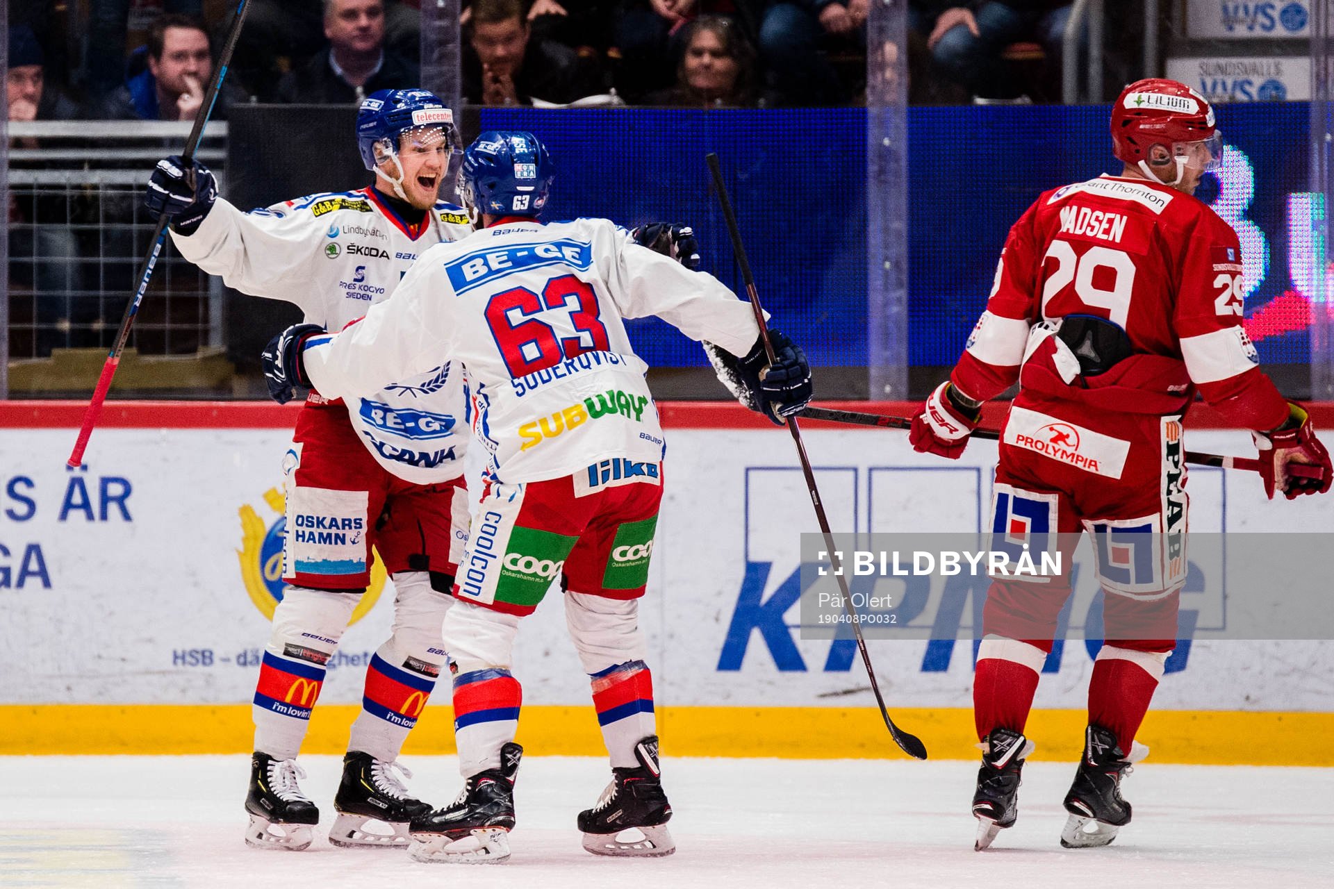 Oskarshamns Jonas Engström och Robin Söderqvist jublar