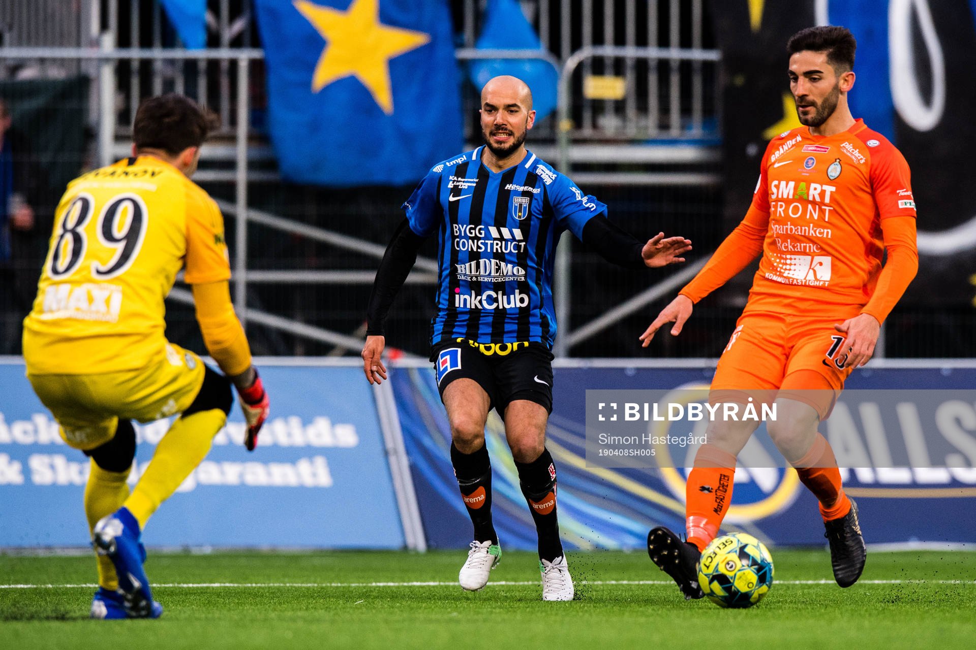 Sirius Karl Larson och AFC Eskilstunas Jose Leon