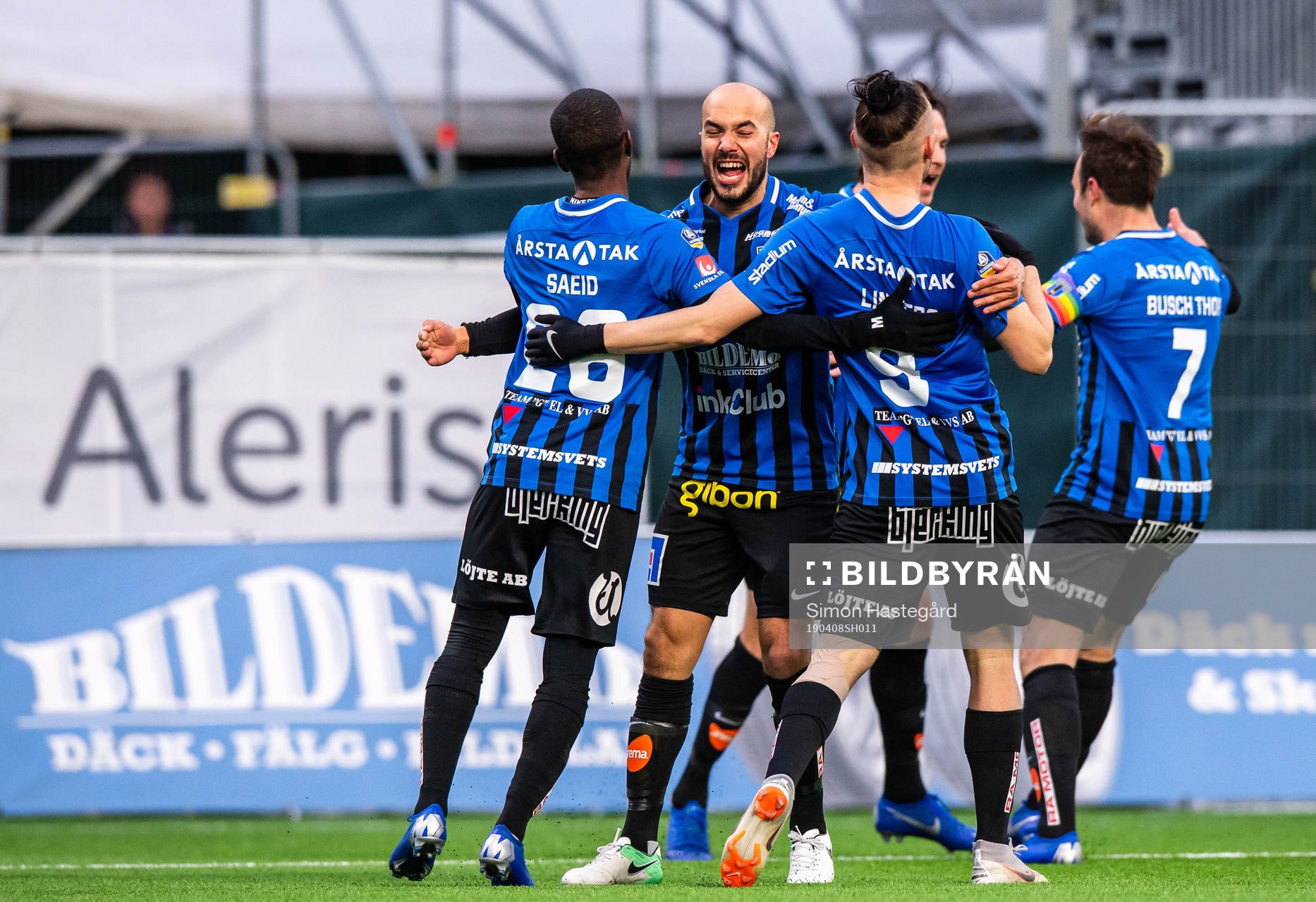 Sirius Mohammed Saeid och Karl Larson jublar