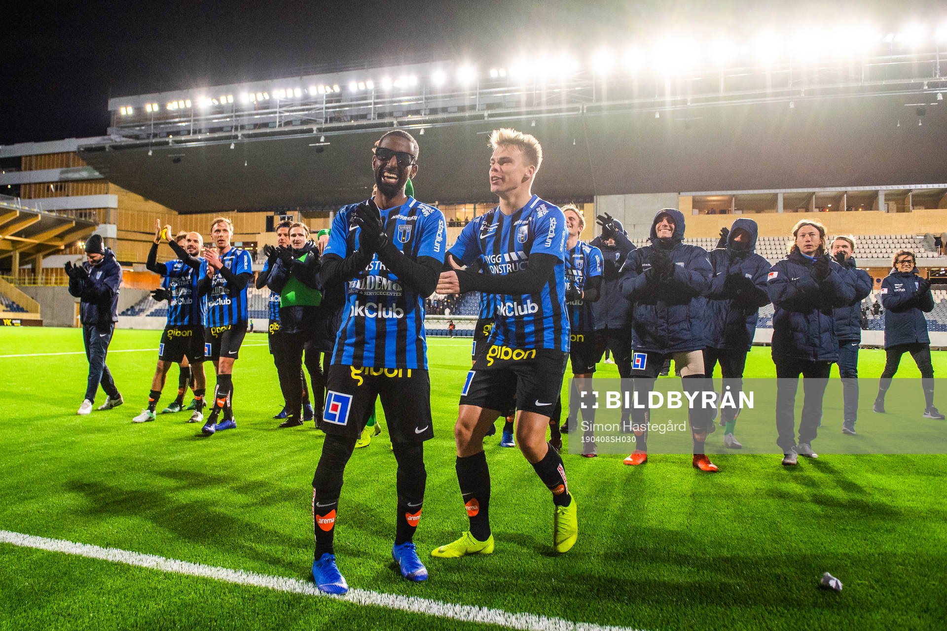 Sirius Mohammed Saeid och Elias Andersson jublar efter fotbollsmatchen i Allsvenskan mellan Sirius och AFC Eskilstuna den 8 april 2019 i Uppsala.