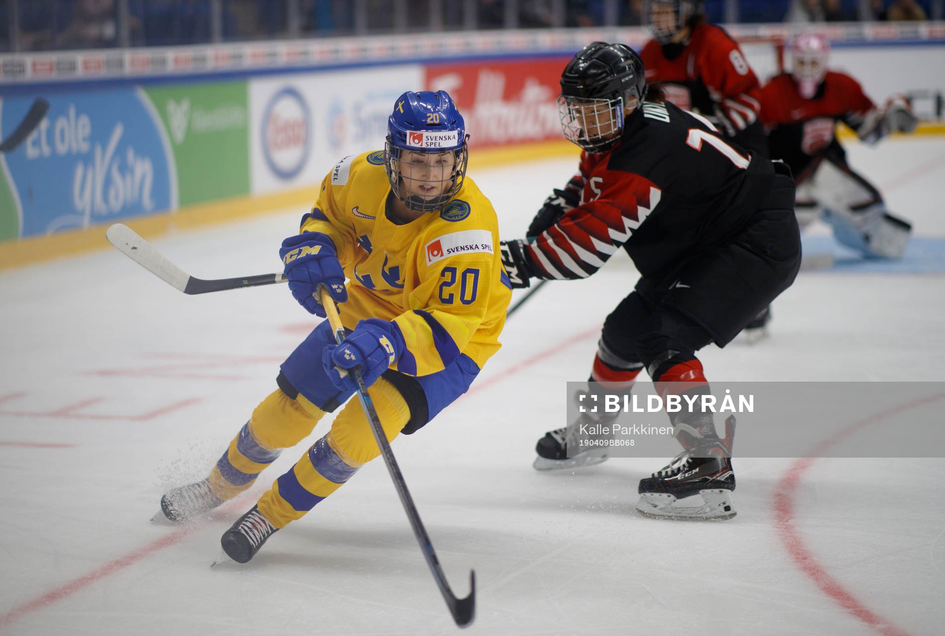 Fanny Rask #20, SWE and Rui Ukita #15, JPN