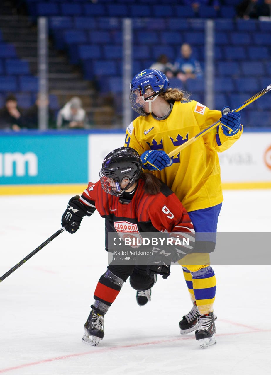 Kanami Seki #9, JPN and Sabina Kuller #14, SWE
