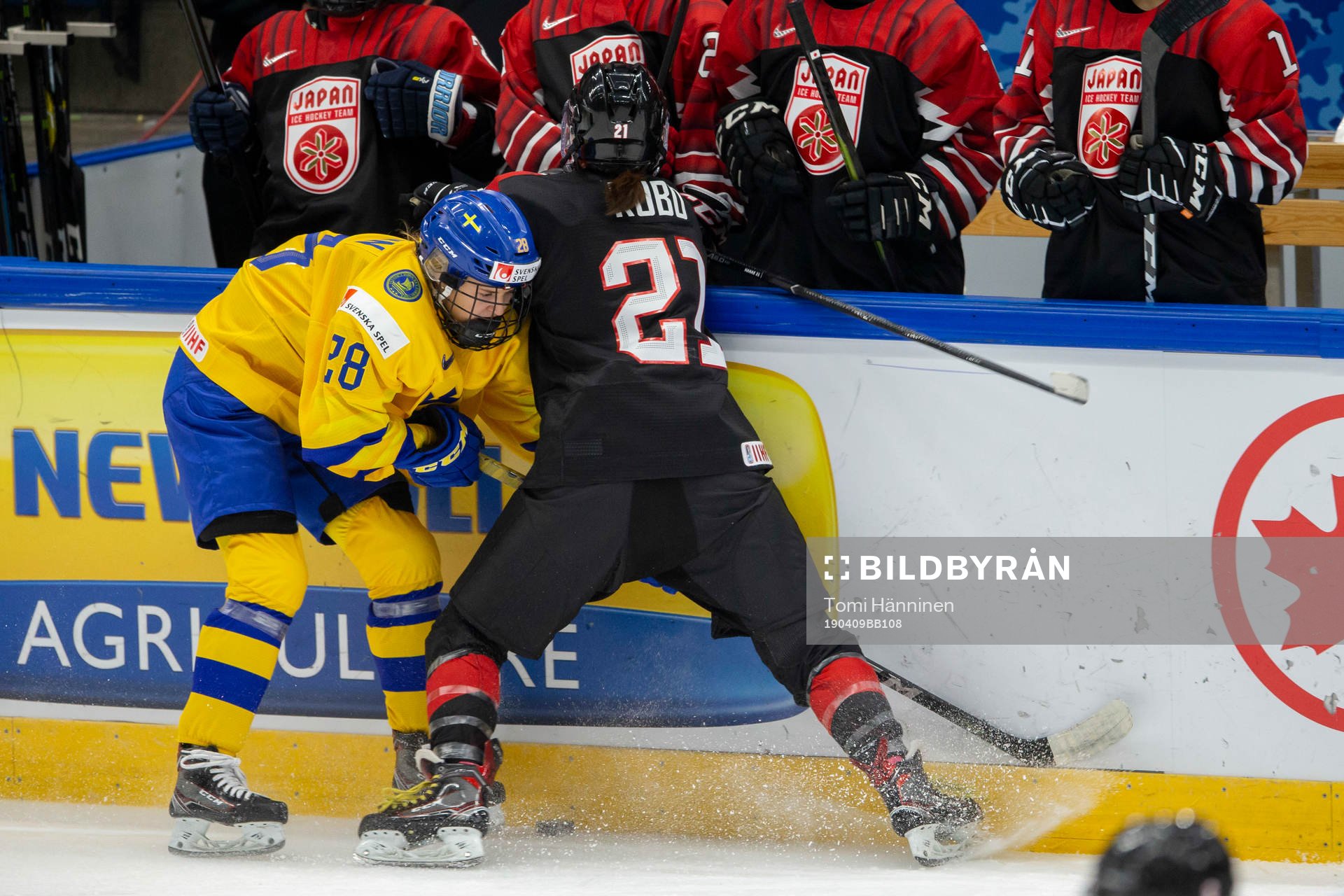 Sofie Lundin #28, SWE, Hanae Kubo #21, JPN