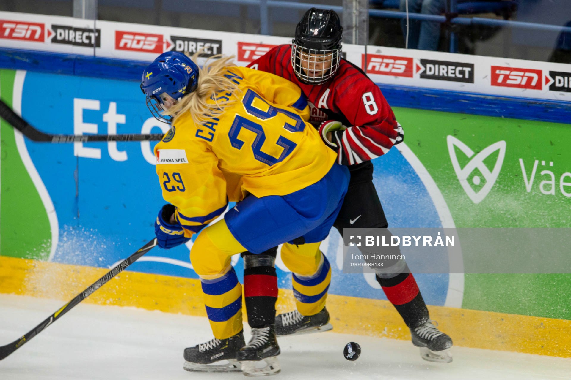 Olivia Carlsson #29, SWE, Akane Hosoyamada #8, JPN