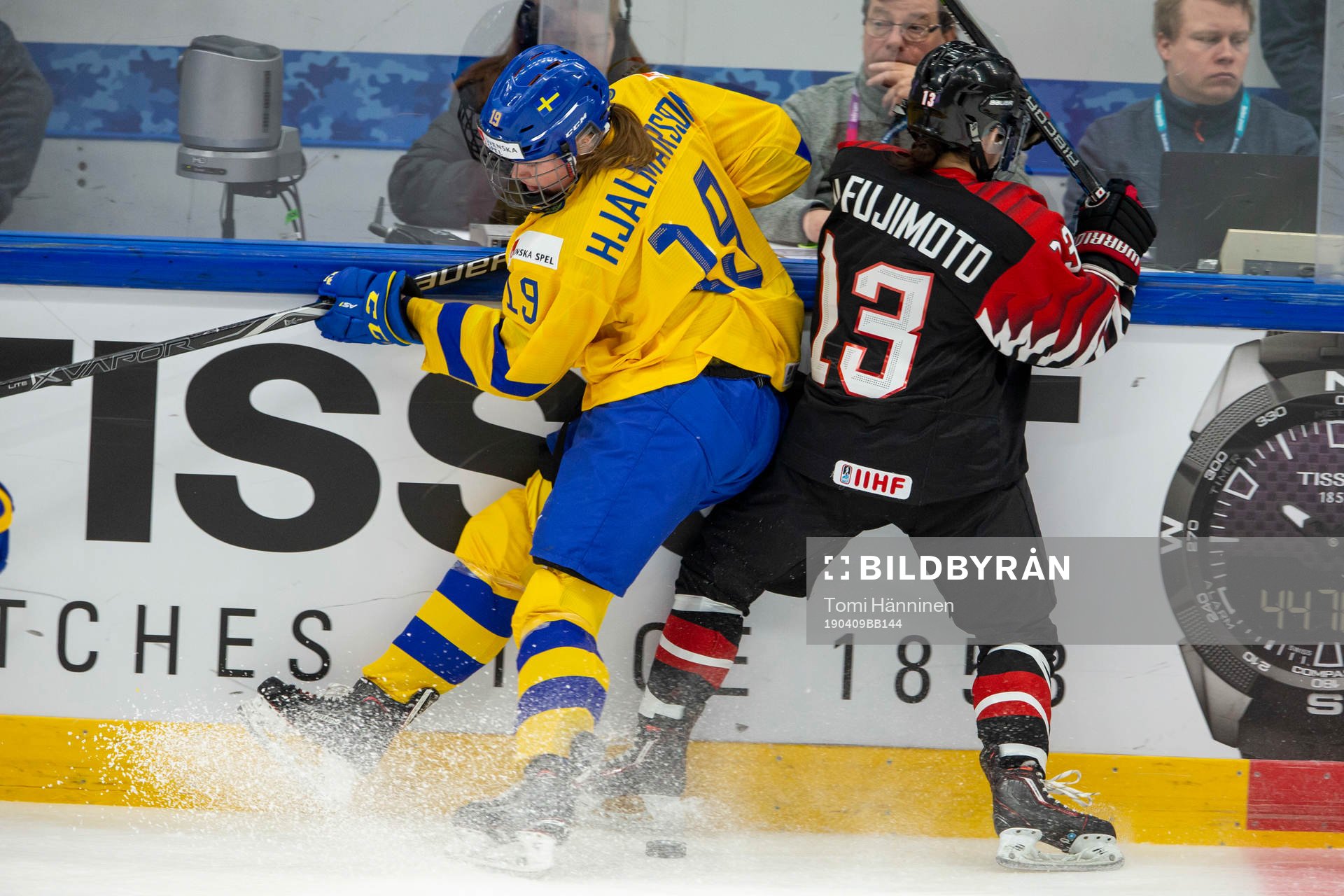 Sara Hjalmarsson #19, SWE, Moeko Fujimoto #13, JPN