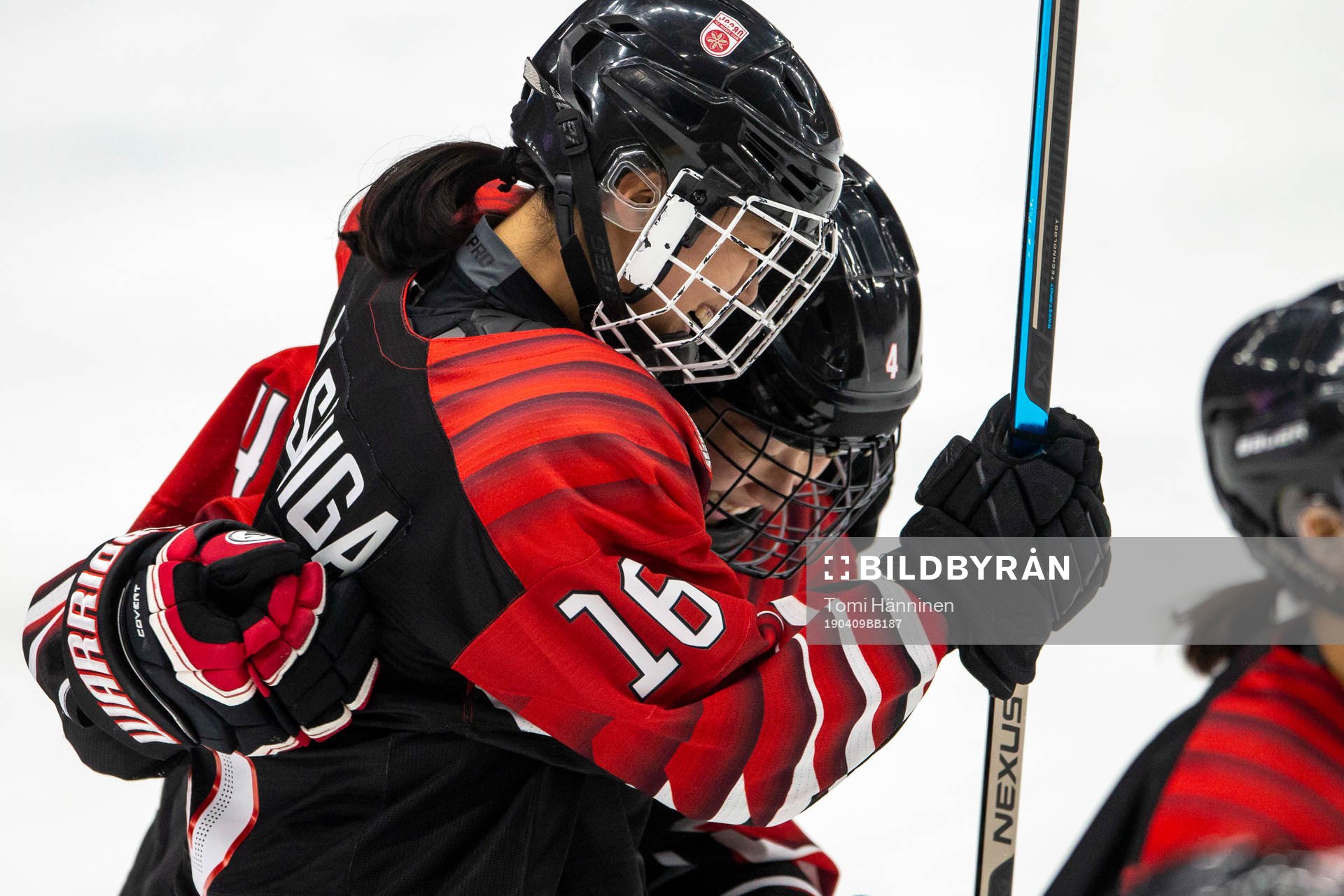 Ayaka Toko #4, JPN score winning goal 2-3, Akane Shiga #16,