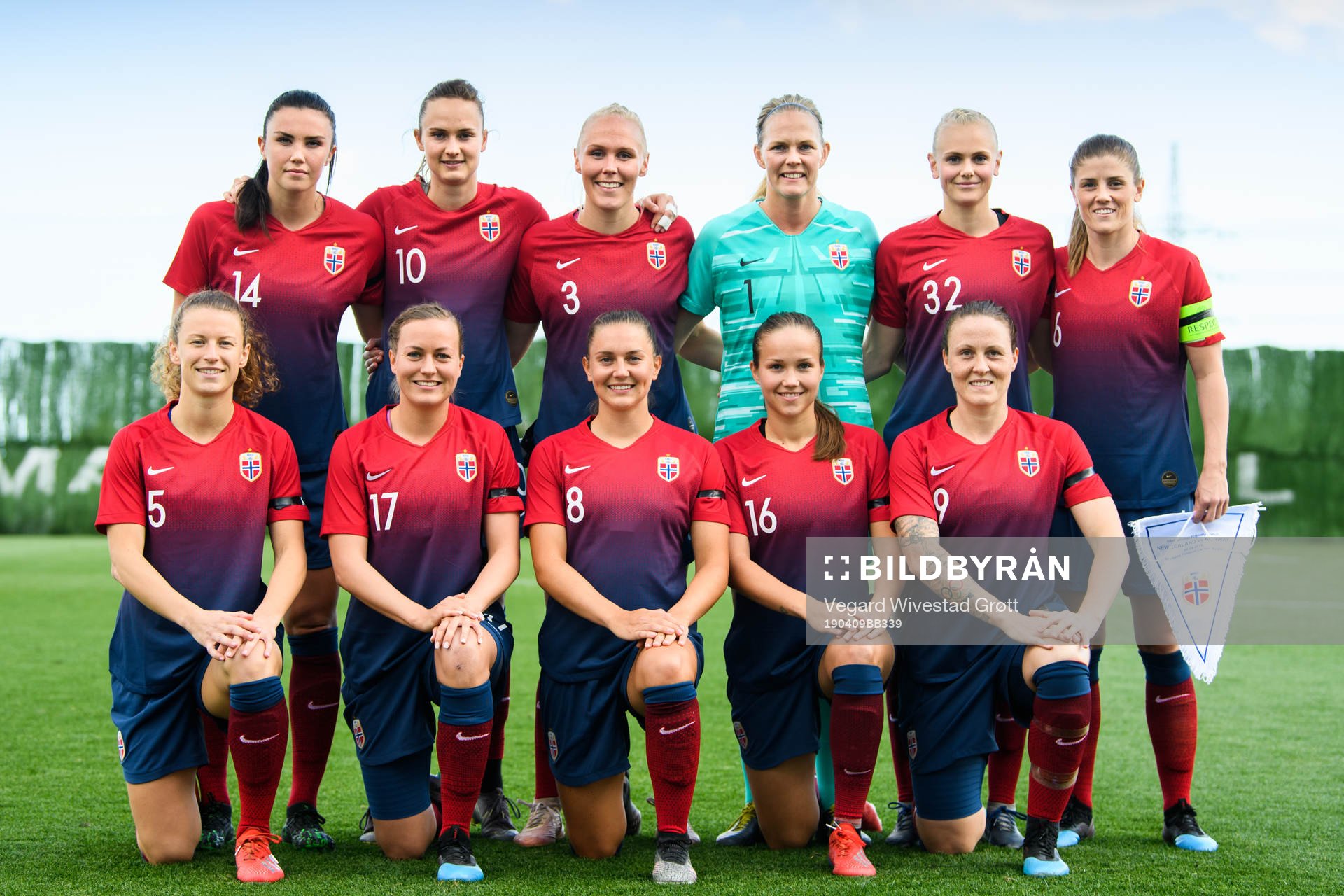 2nd row, Ingrid Syrstad Engen, Caroline Graham Hansen,