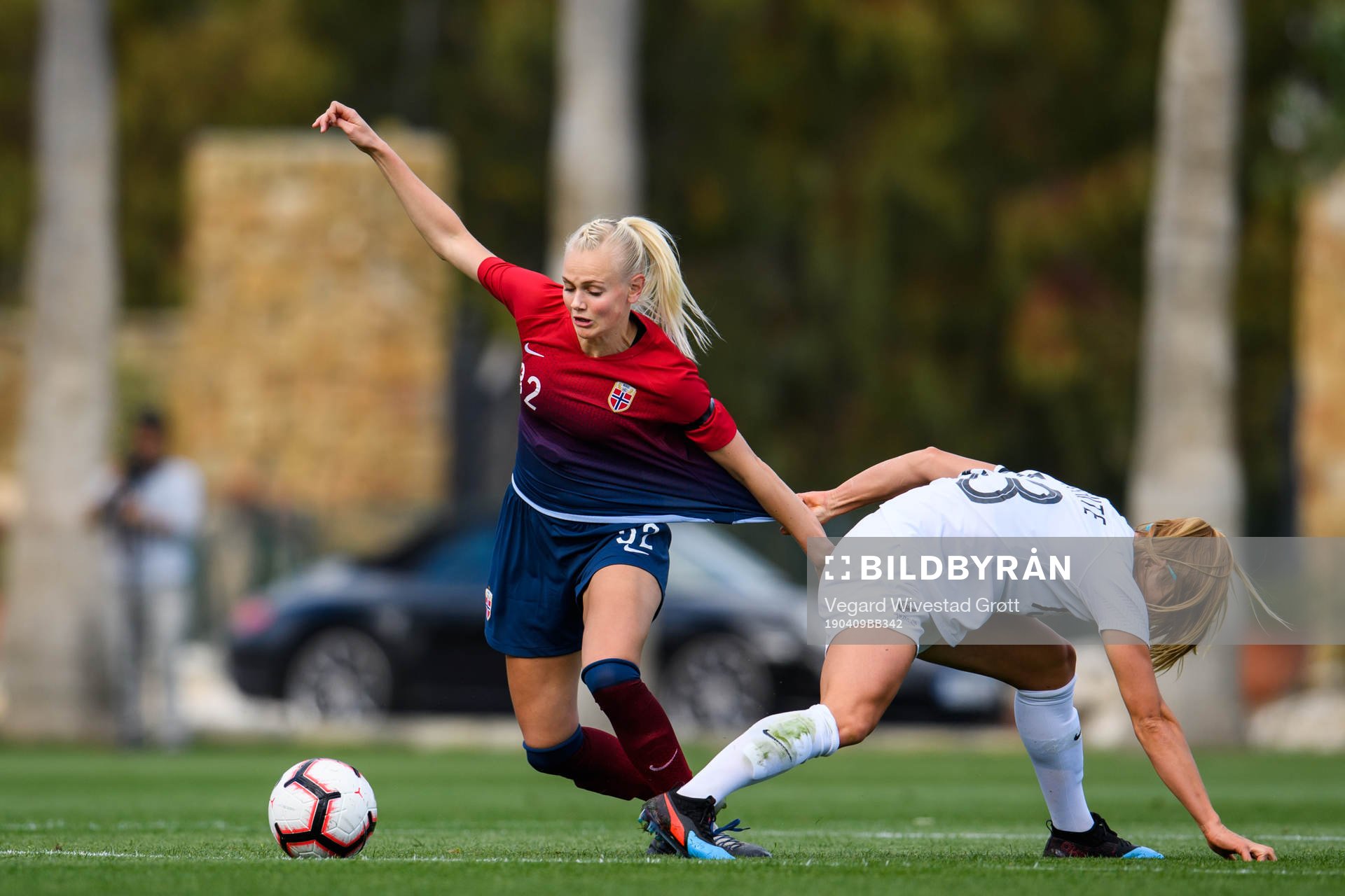 Karina Sævik of Norway and Rosie White of New Zealand