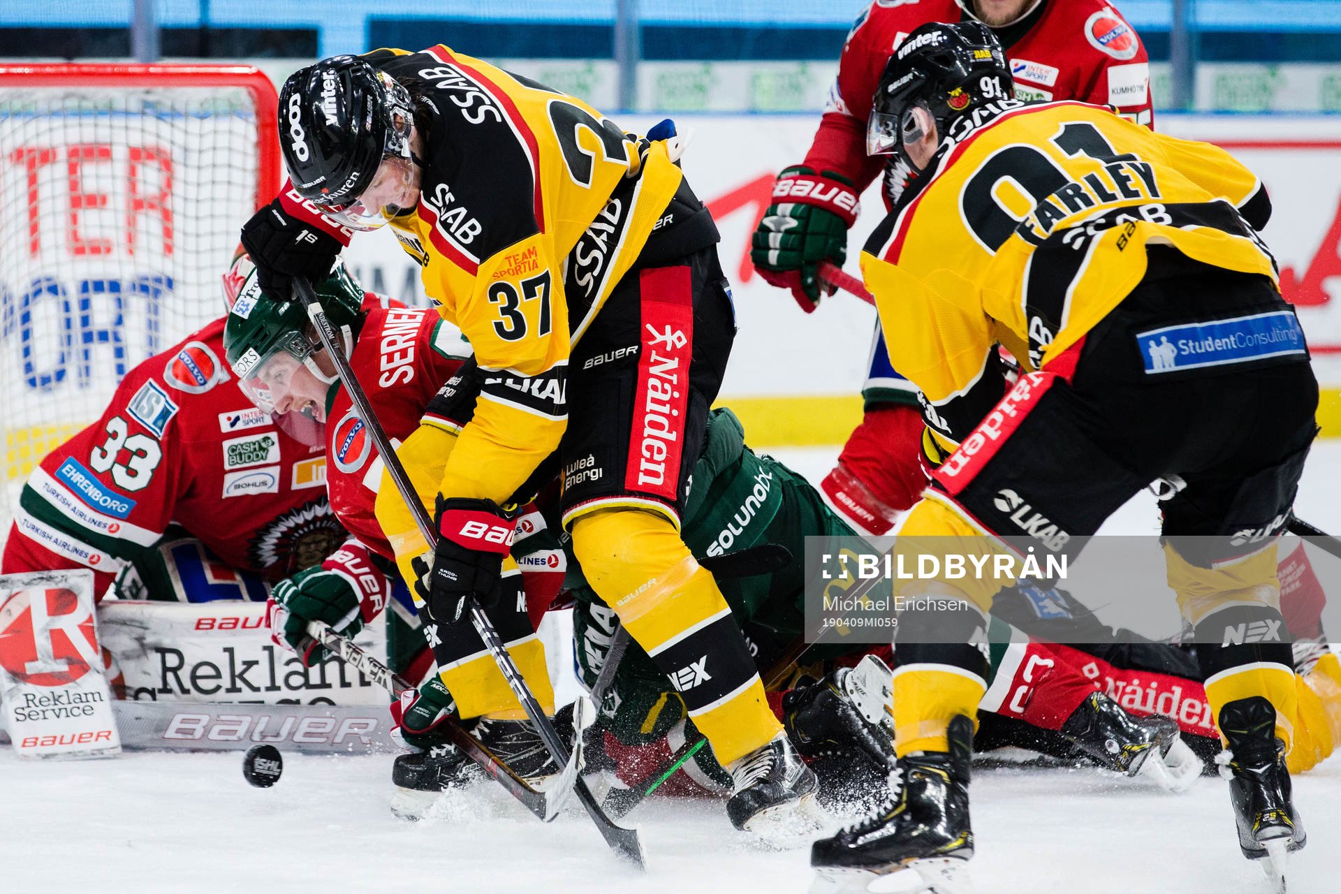 Luleås Isac Lundeström med pucken