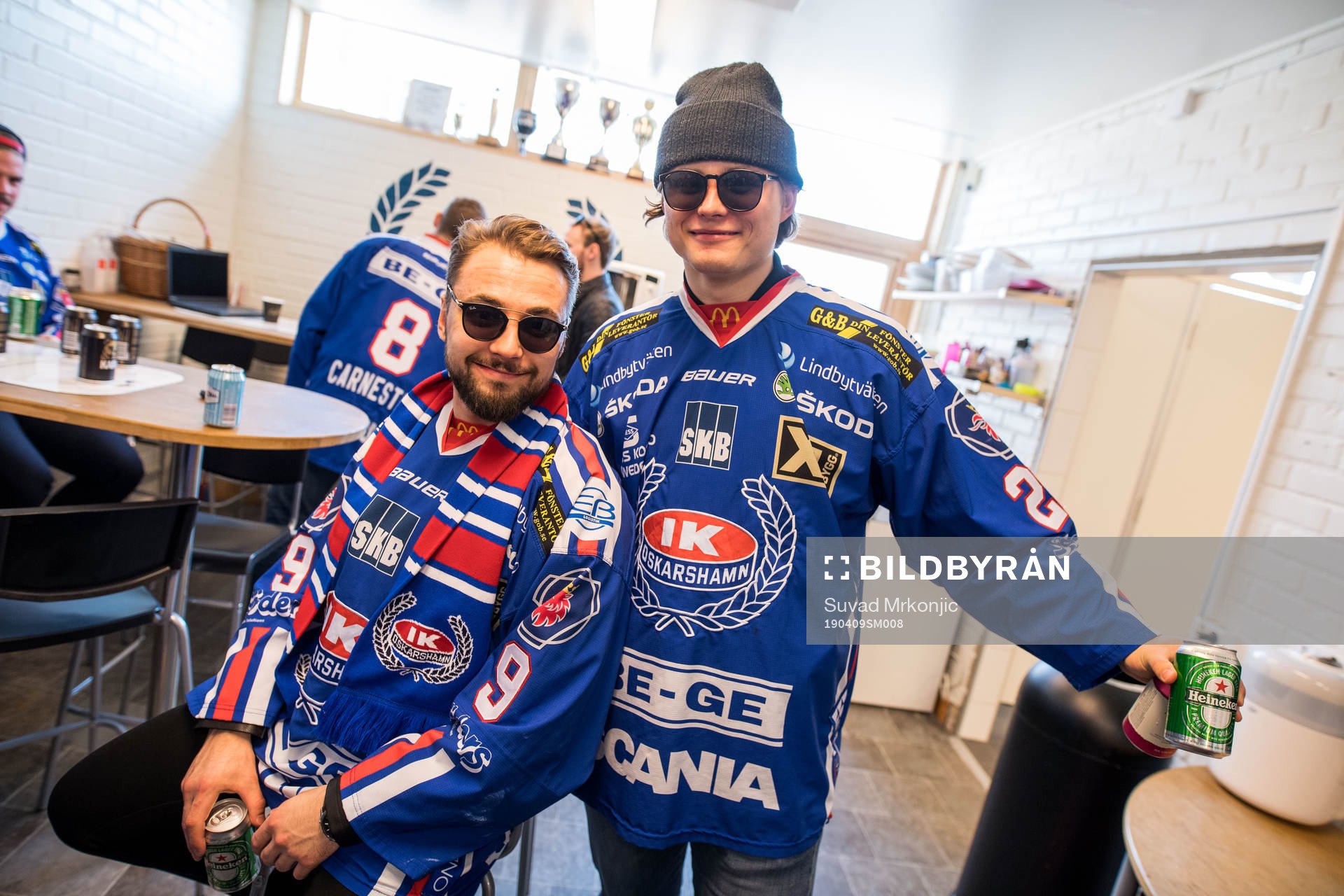Oskarshamns Janne Kivilahti och John Dahlström firar på