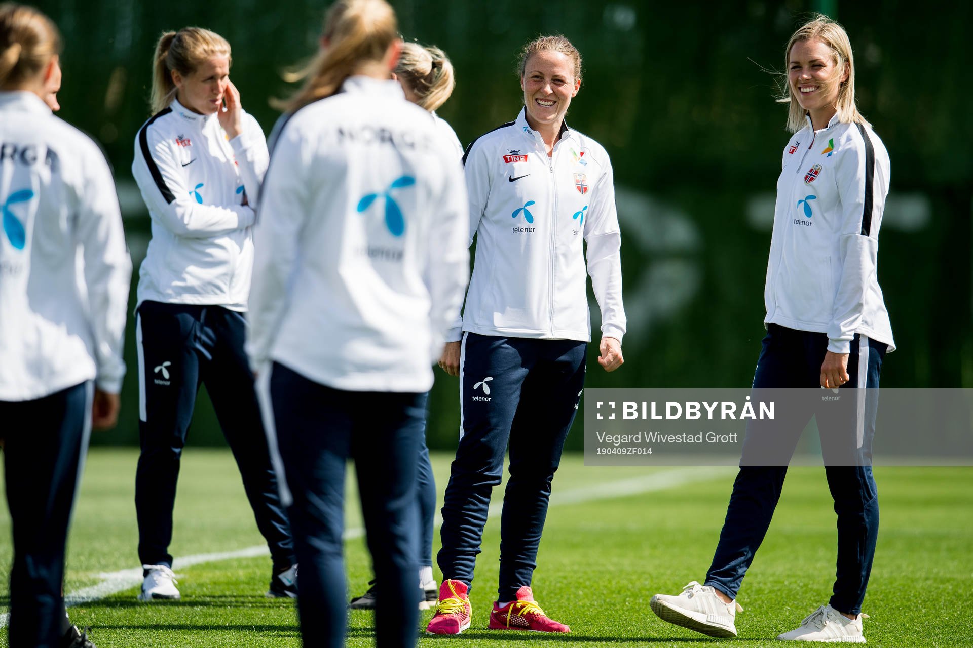 Isabell Herlovsen and Stine Hovland of Norway