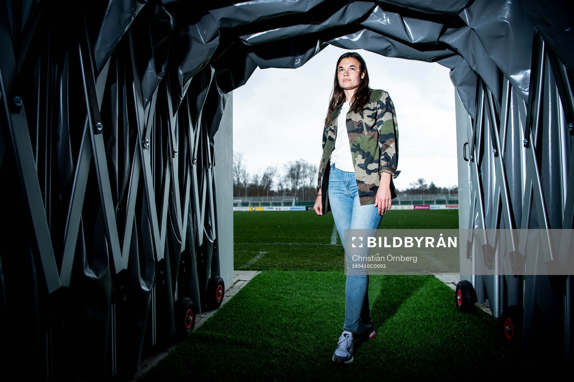 Fotbollsspelaren Anna Welin i Kristianstad DFF poserer för