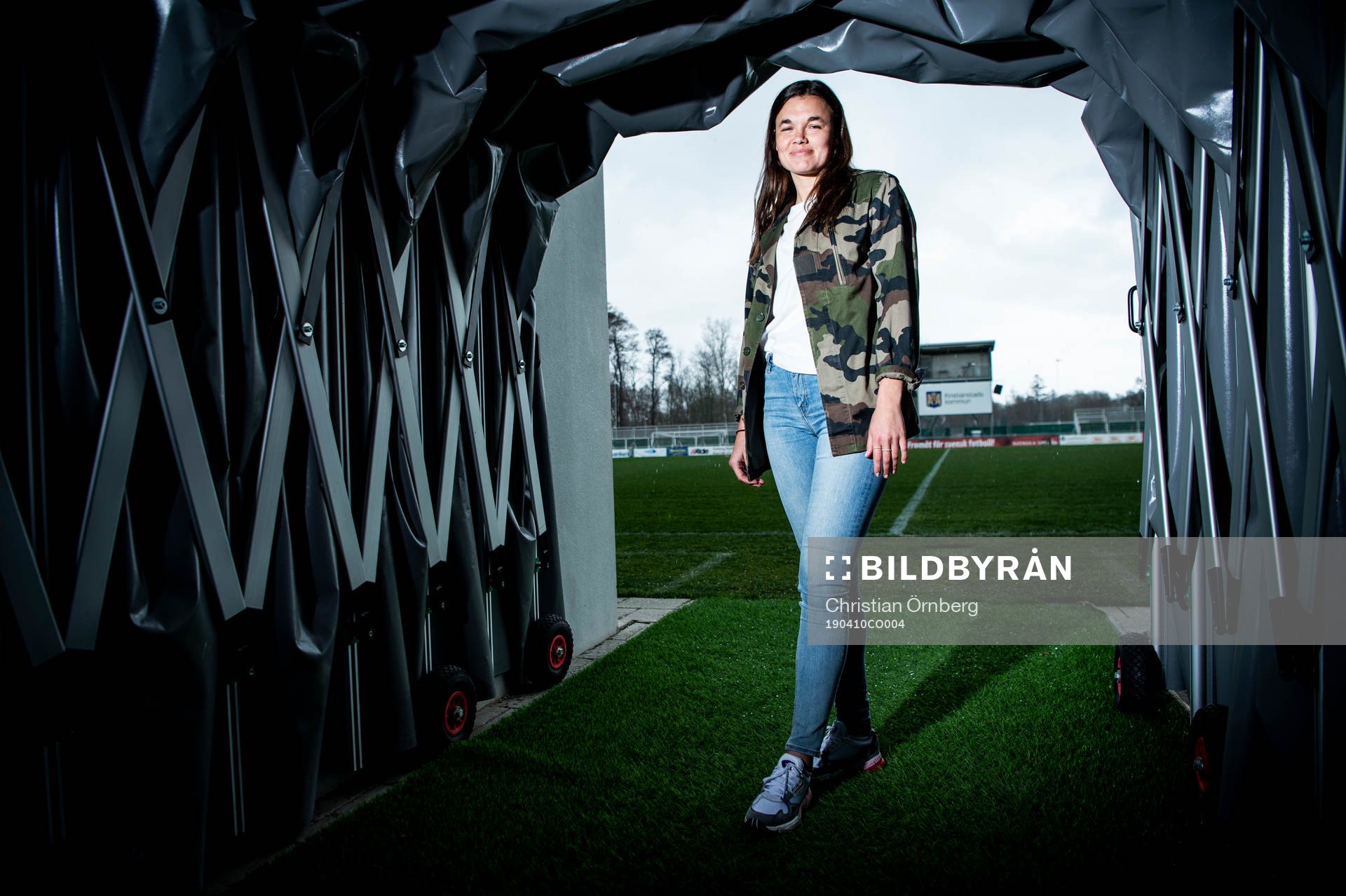 Fotbollsspelaren Anna Welin i Kristianstad DFF poserer för