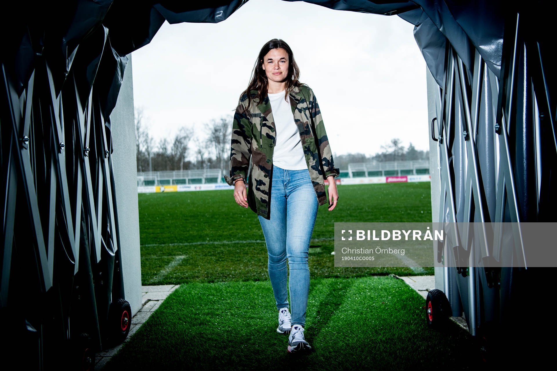 Fotbollsspelaren Anna Welin i Kristianstad DFF poserer för