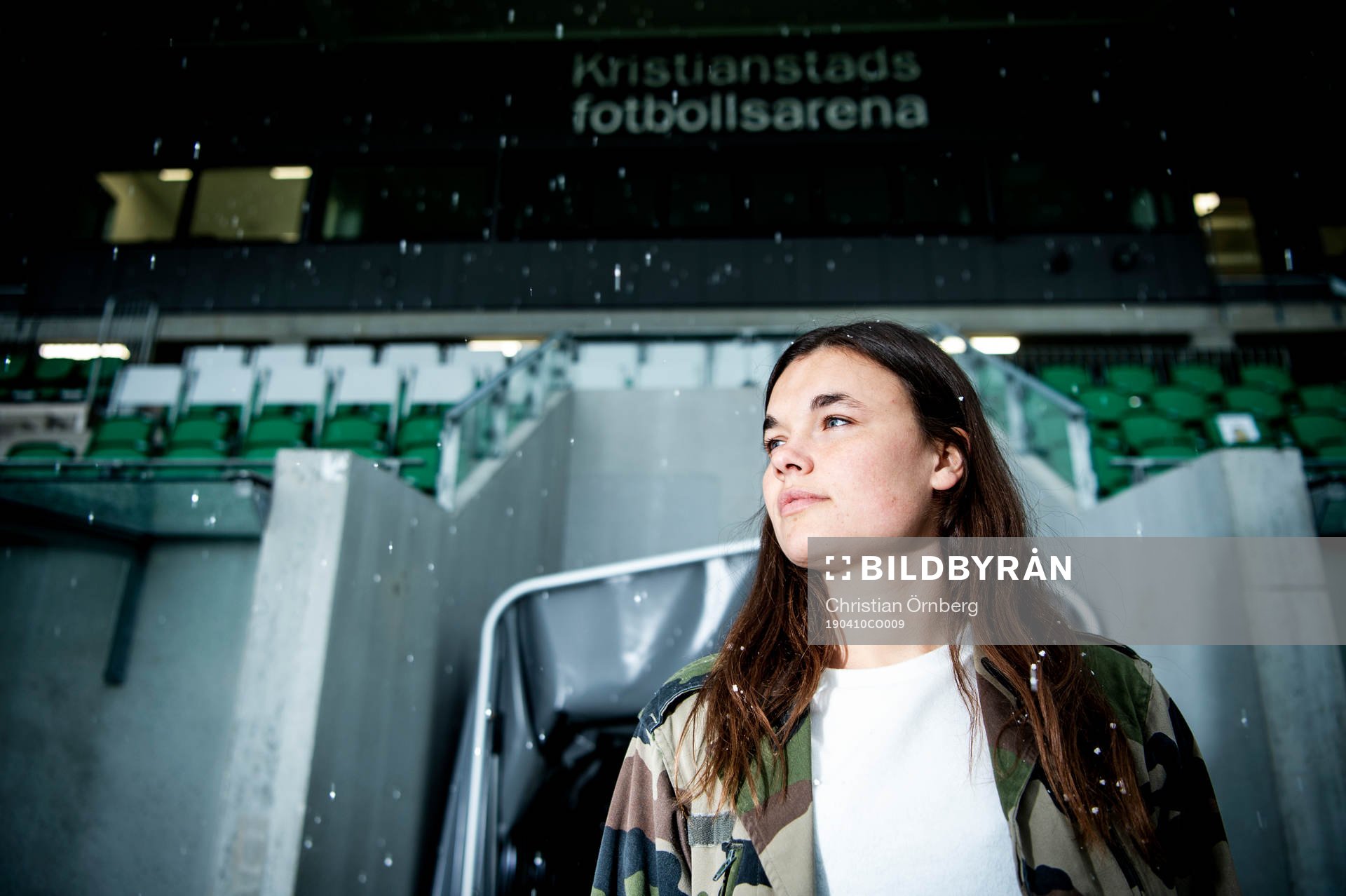 Fotbollsspelaren Anna Welin i Kristianstad DFF poserer för