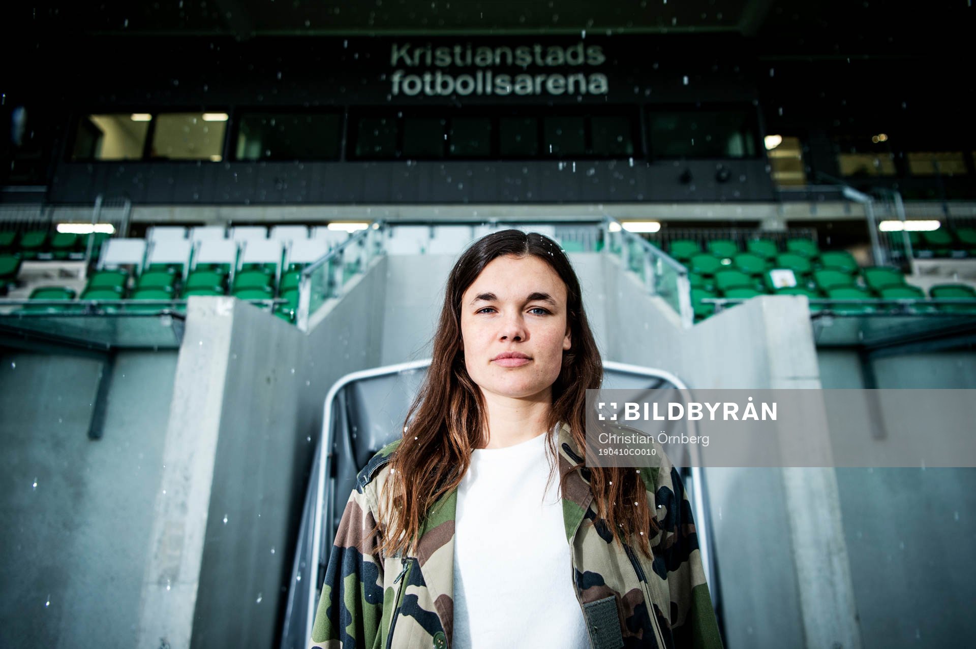 Fotbollsspelaren Anna Welin i Kristianstad DFF poserer för