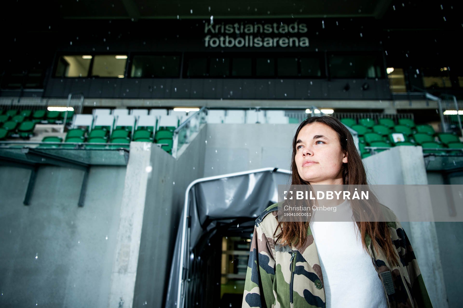 Fotbollsspelaren Anna Welin i Kristianstad DFF poserer för