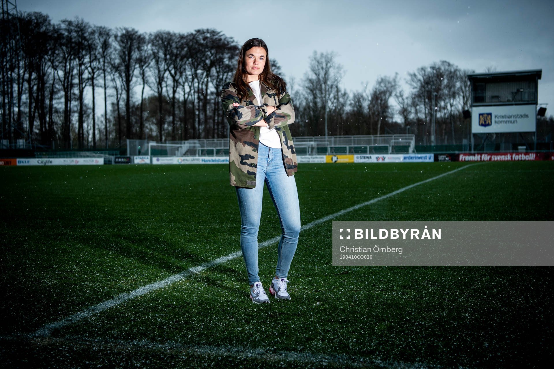 Fotbollsspelaren Anna Welin i Kristianstad DFF poserer för