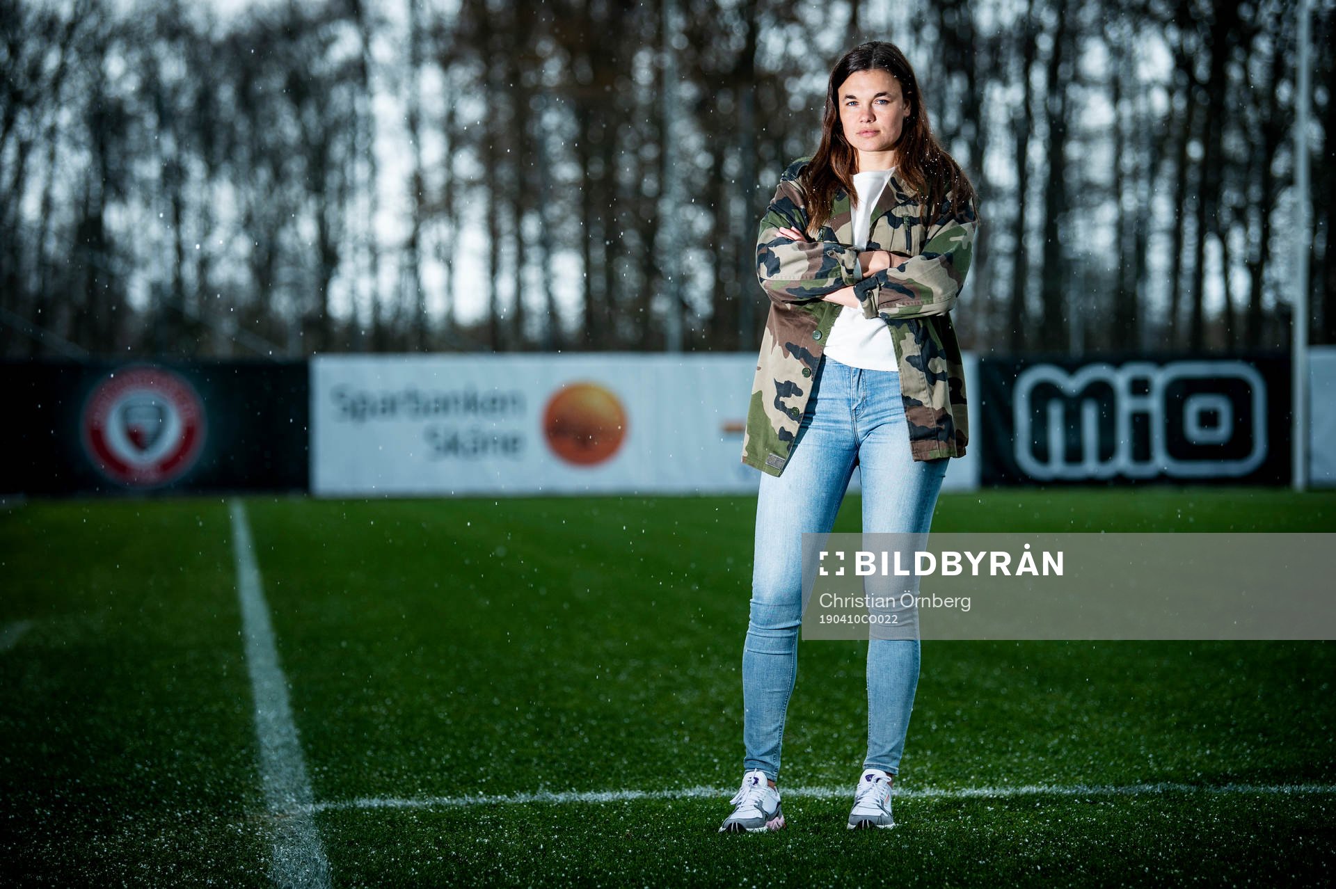 Fotbollsspelaren Anna Welin i Kristianstad DFF poserer för