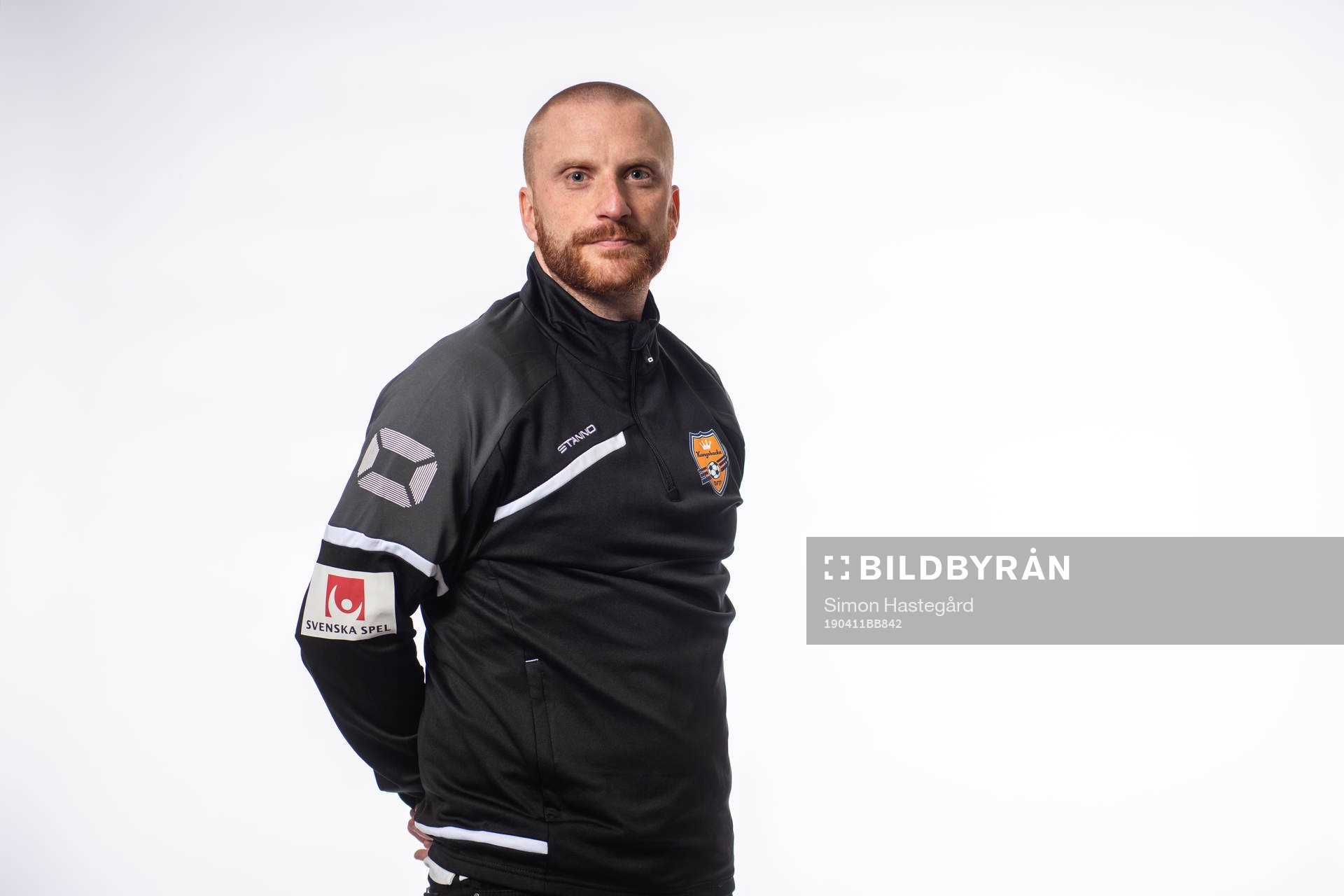 Henrik, Korhonen, Tränare Kungsbacka poserar för porträtt under upptaktsträffen för Damallsvenskan i fotboll den 11 april 2019 i Stockholm.