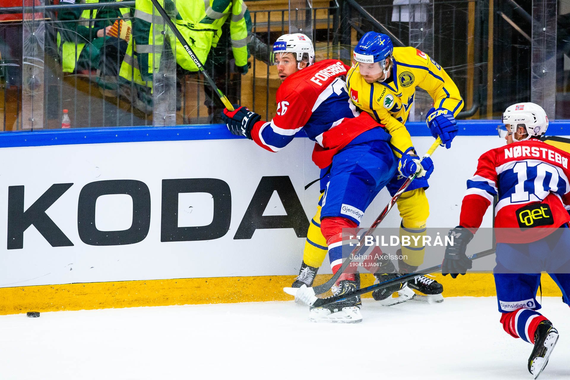 Kristian Forsberg of Norway and Linus Sandin of Sweden