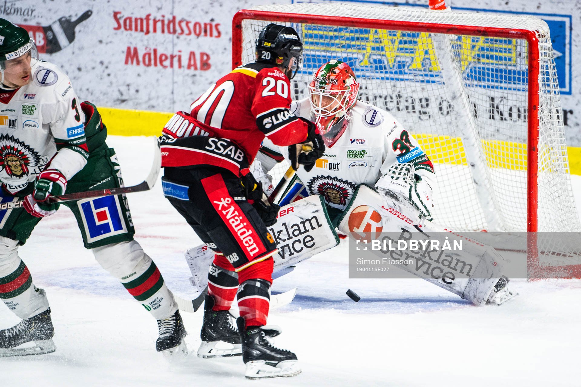 Luleås Jack Connolly och Frölundas målvakt Johan Mattsson
