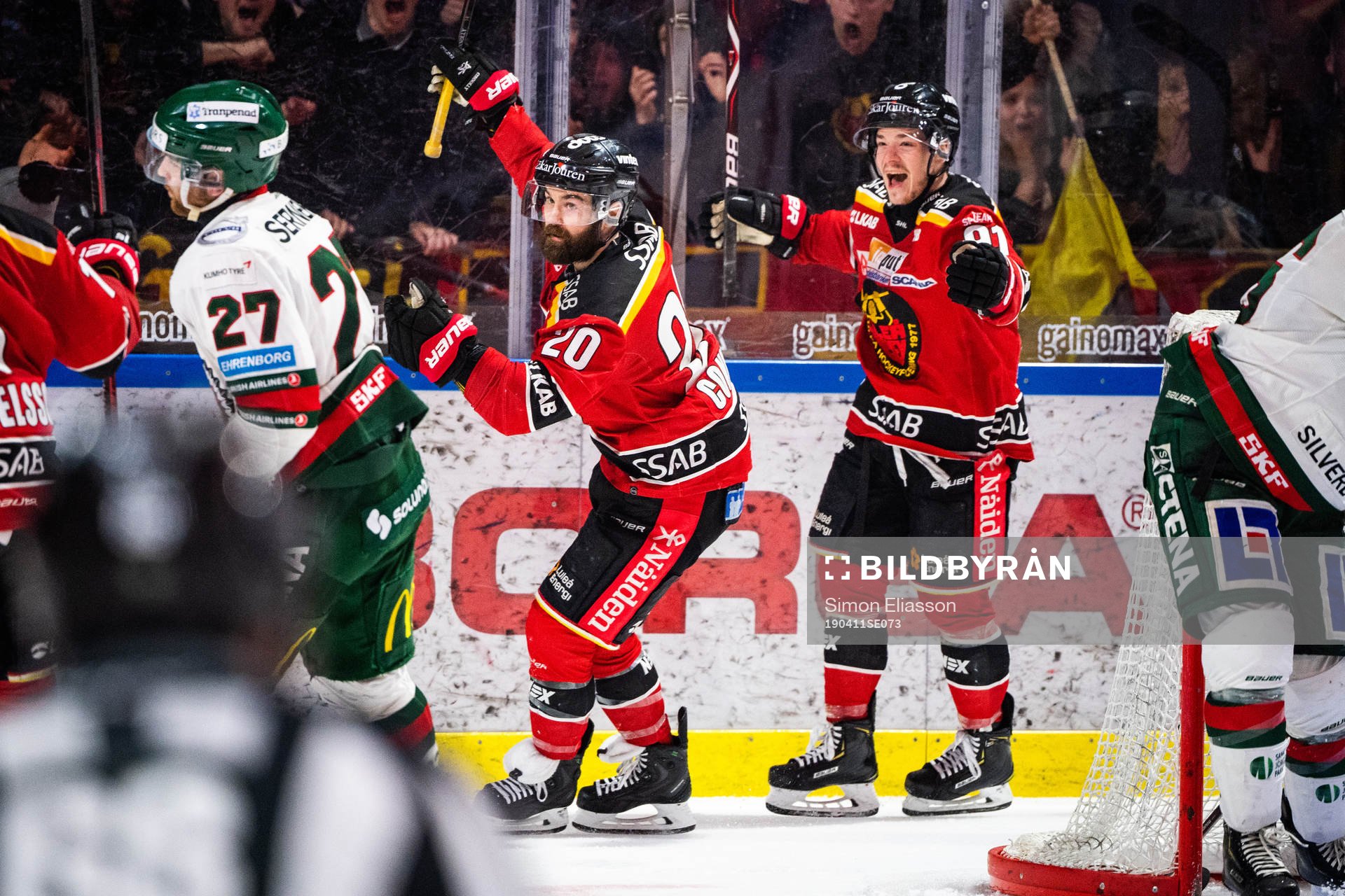 Luleås Jack Connolly och Austin Farley jublar
