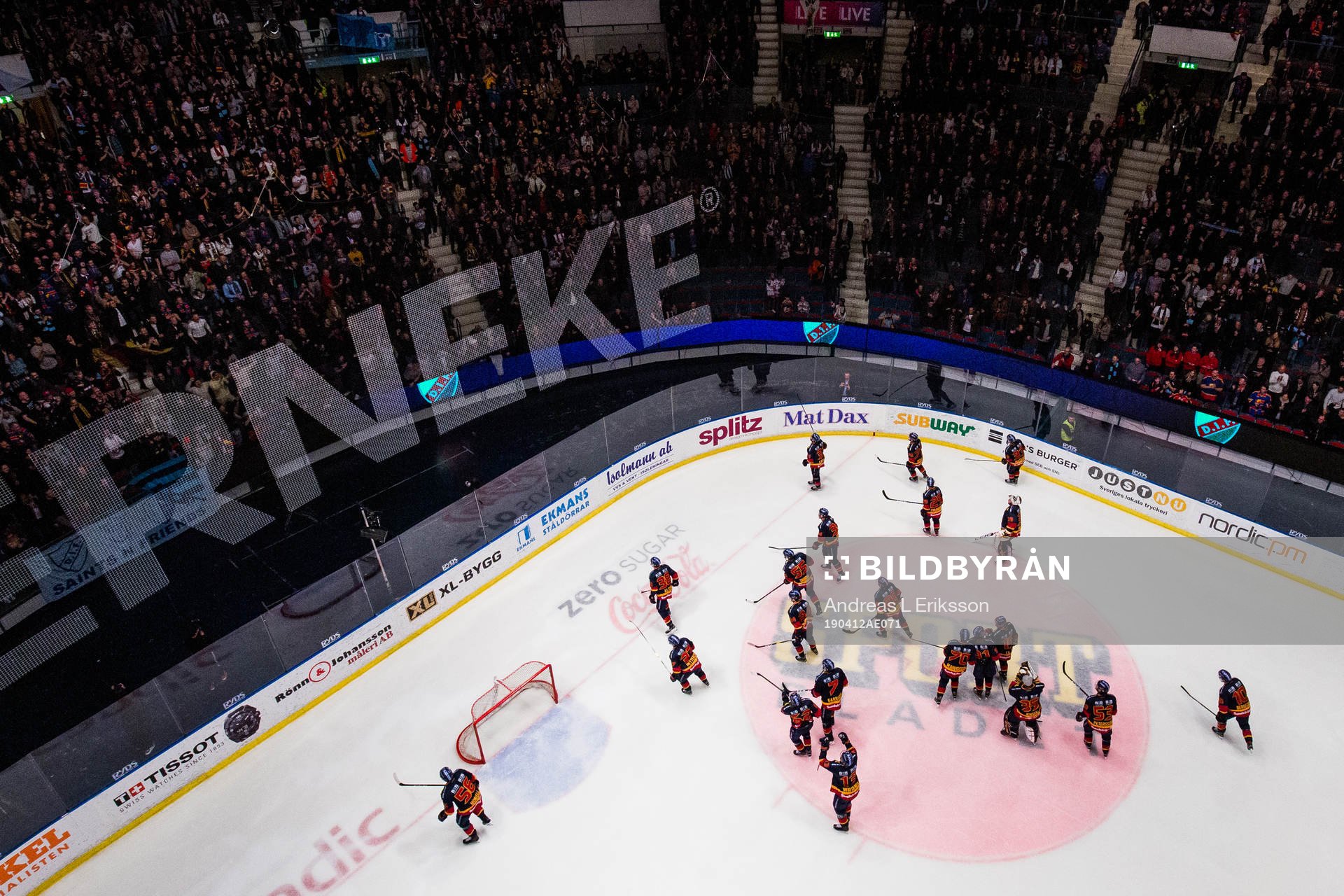 Djurgårdens spelare tackar publiken