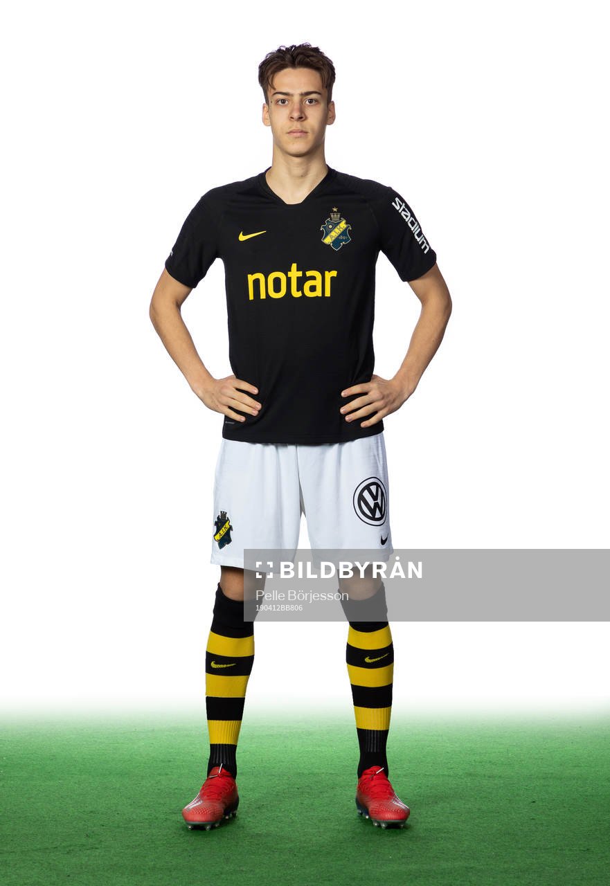 AIK:s Adam Ben Lamin poserar för ett porträtt den 12 april 2019 i Stockholm.