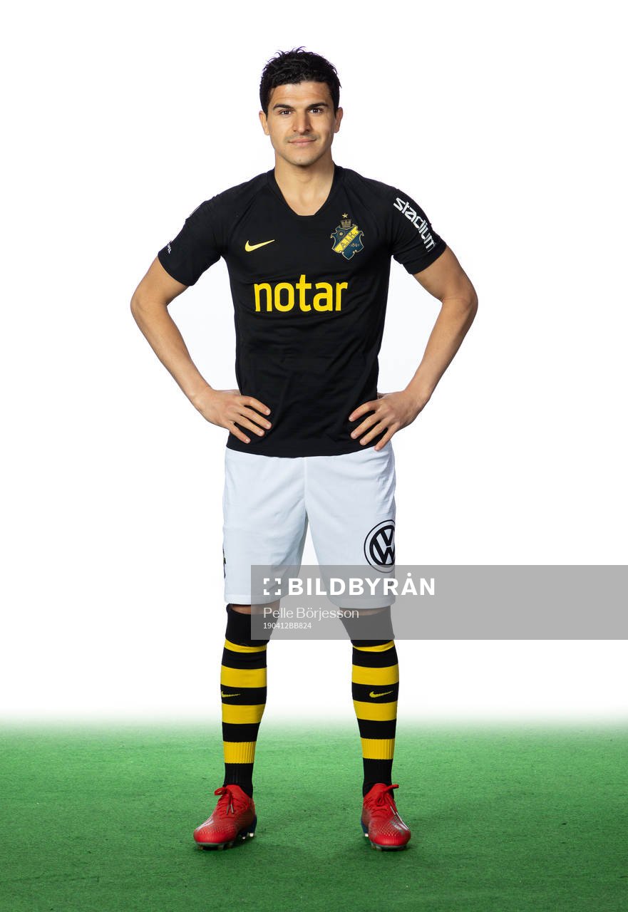 s Tarik Elyounoussi