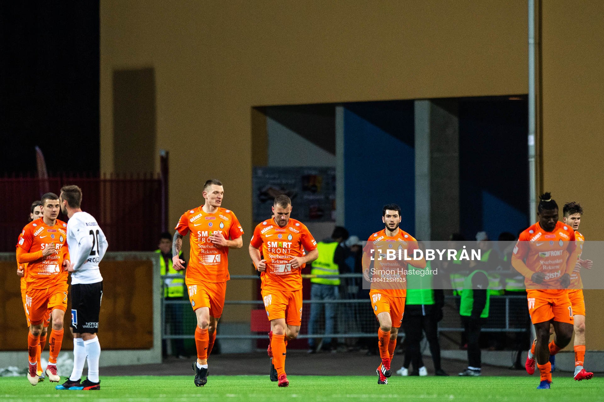 AFC Eskilstunas spelare jublar