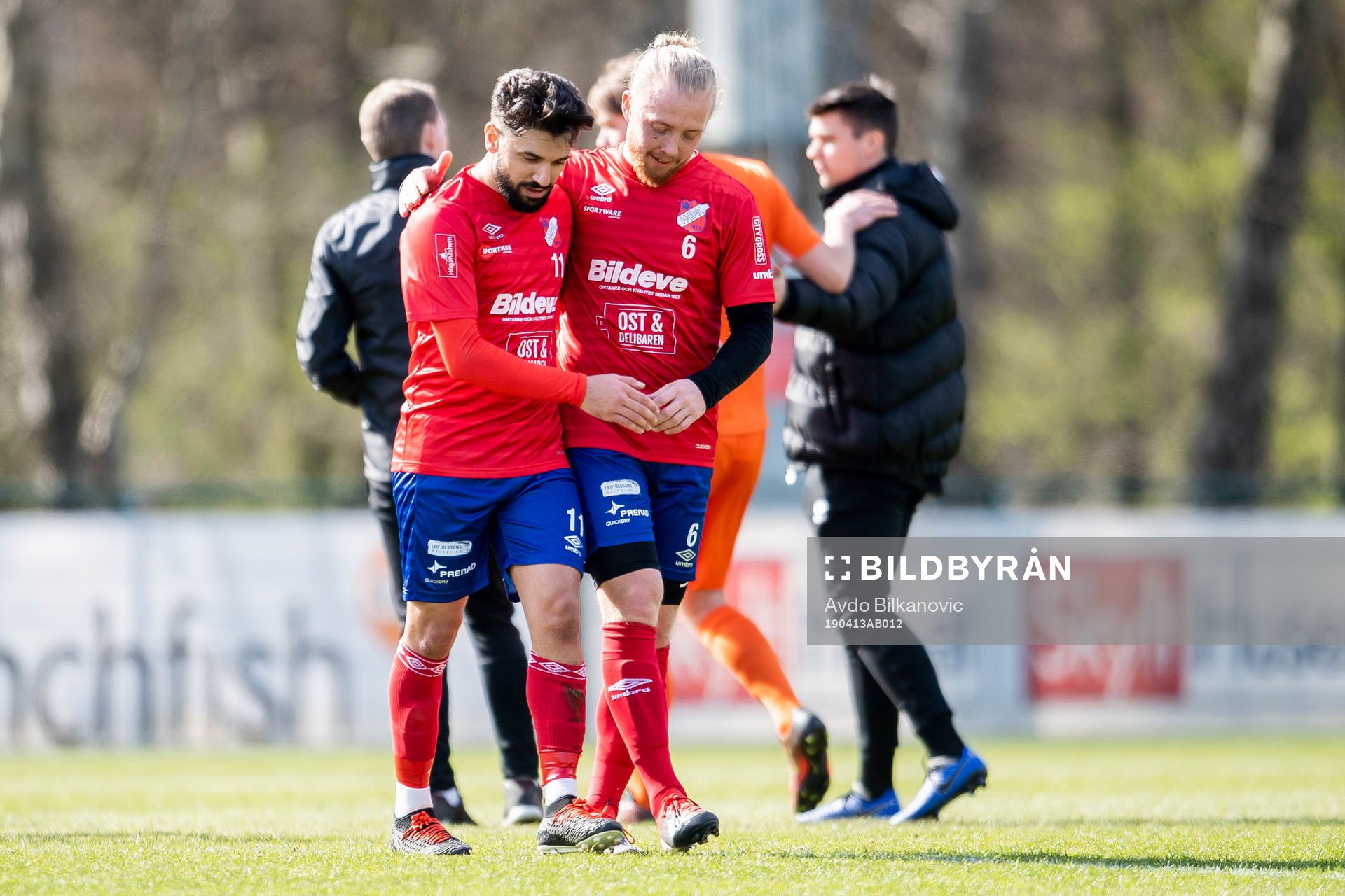 Höganäs Radwan Shaker och Simon Linder jublar