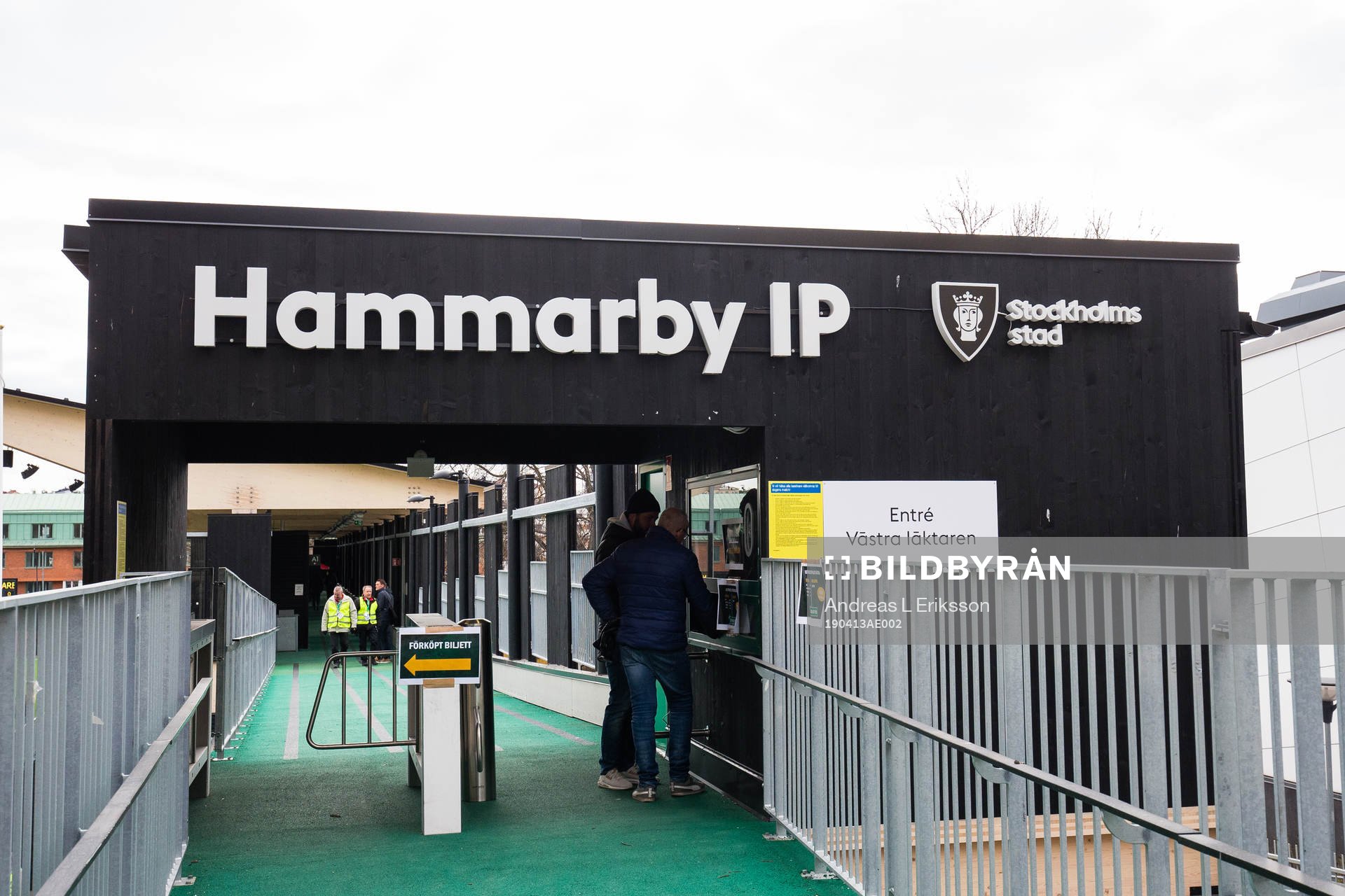 Entrén till Hammarby IP innan fotbollsmatchen i Elitettan