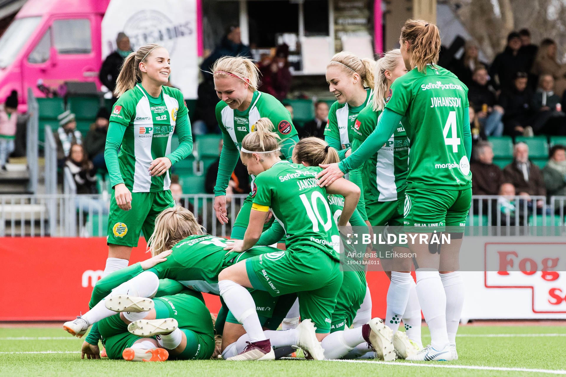 Hammarbys spelare jublar