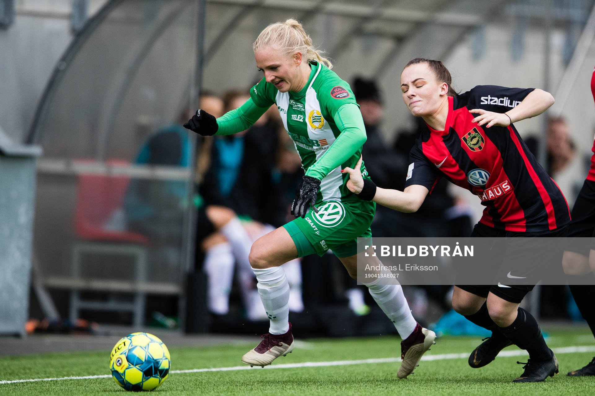Hammarbys Astrid Larsson jagas av Brommapojkarnas Filippa