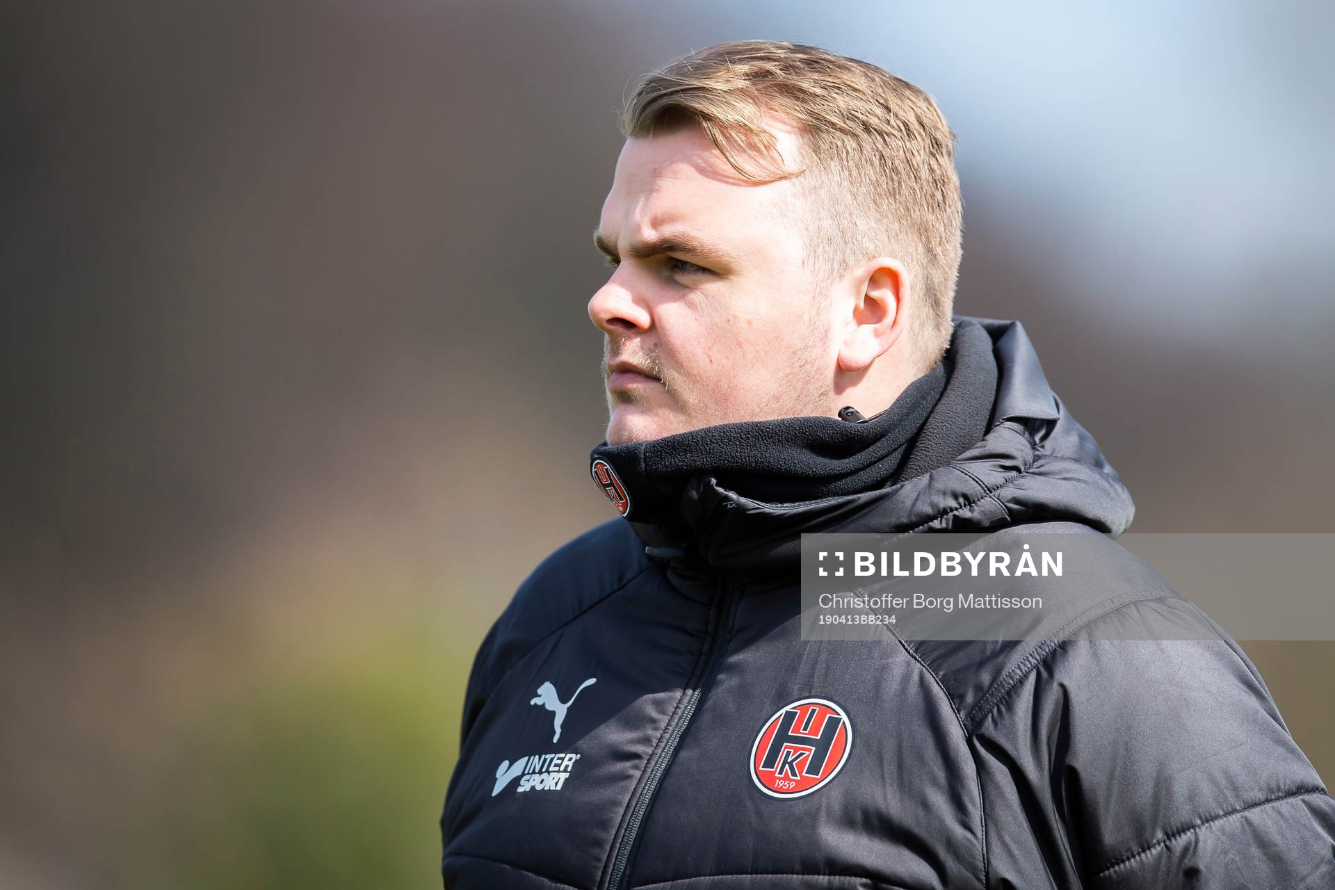 Hittarps tränare Rasmus Leijon under uppvärmningen inför fotbollsmatchen i Division 1 Södra Götaland mellan Hittarp och Lörby den 13 april 2019 i Helsingborg.