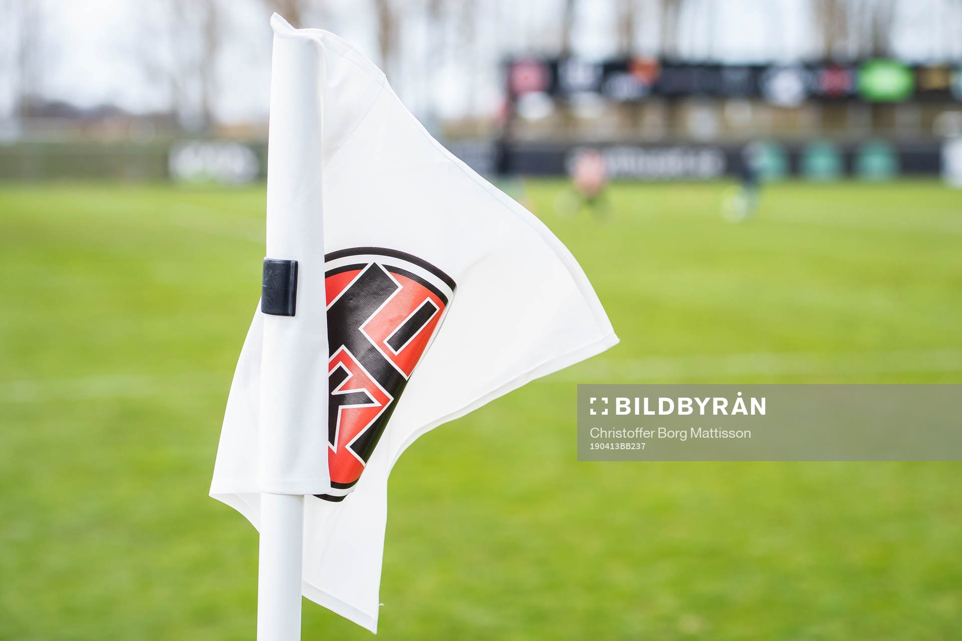 Hörnflagga på Laröds IP