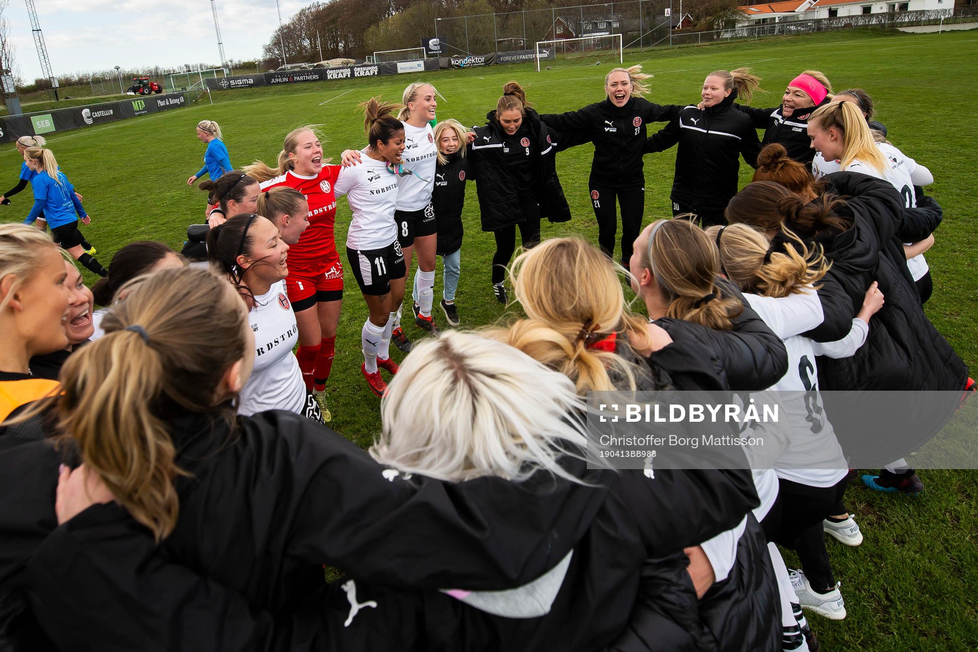 Hittarps spelare jublar